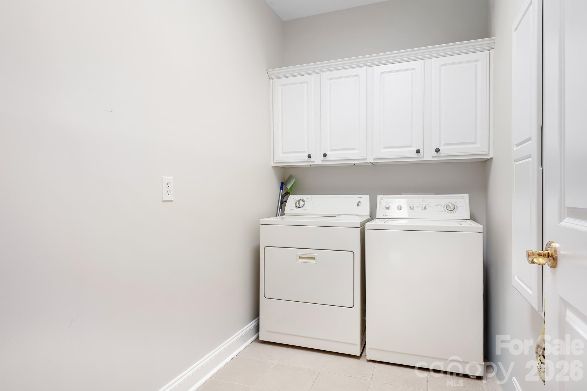 215 Knops Nob Road — Mooresville