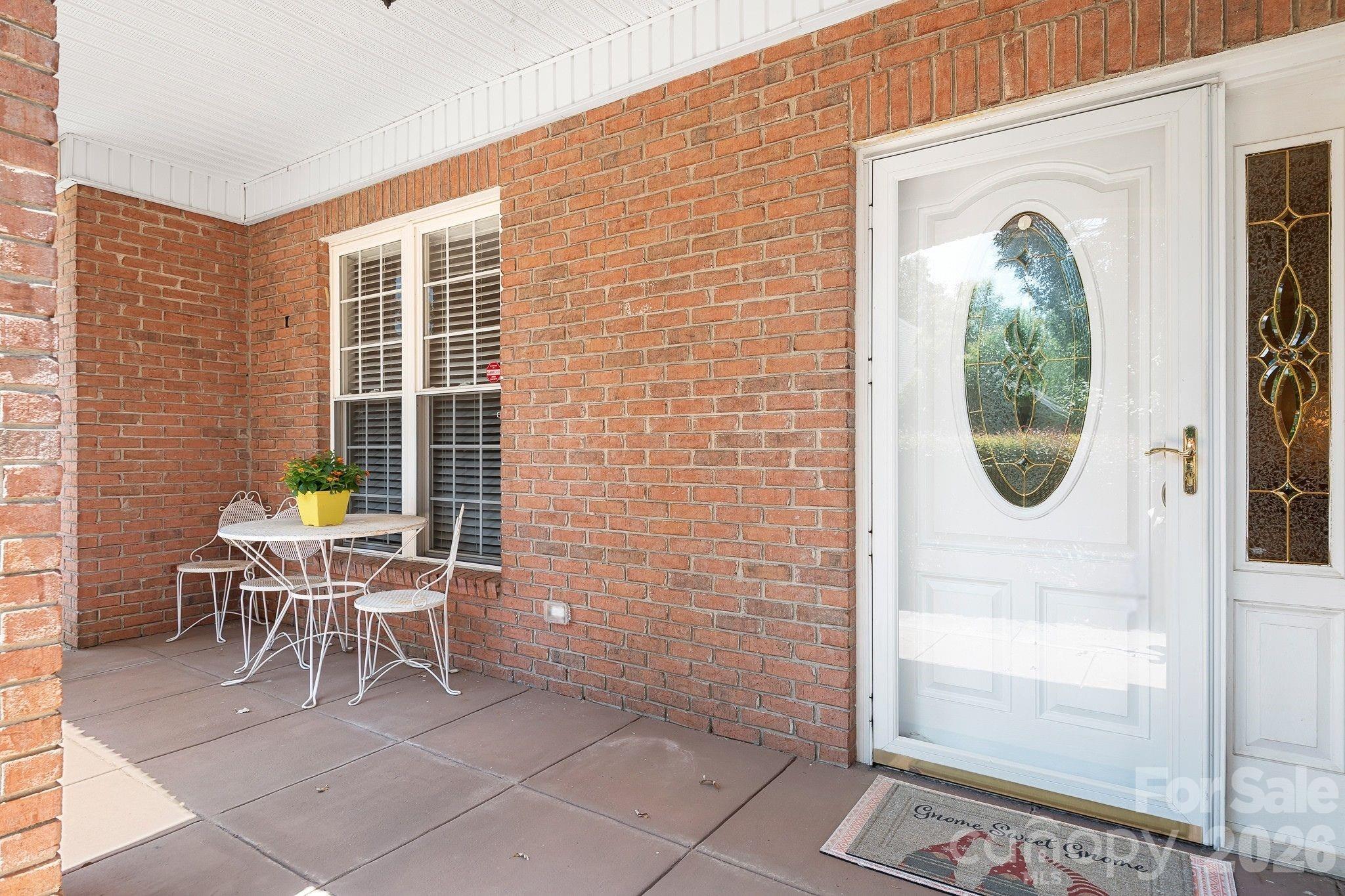 215 Knops Nob Road — Mooresville