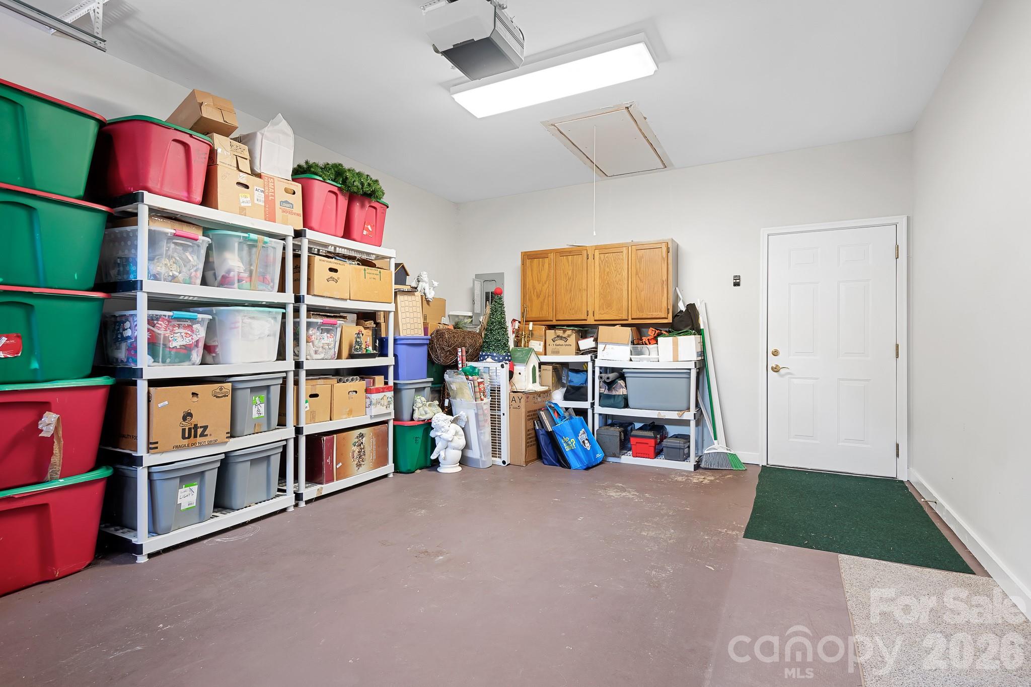 215 Knops Nob Road — Mooresville