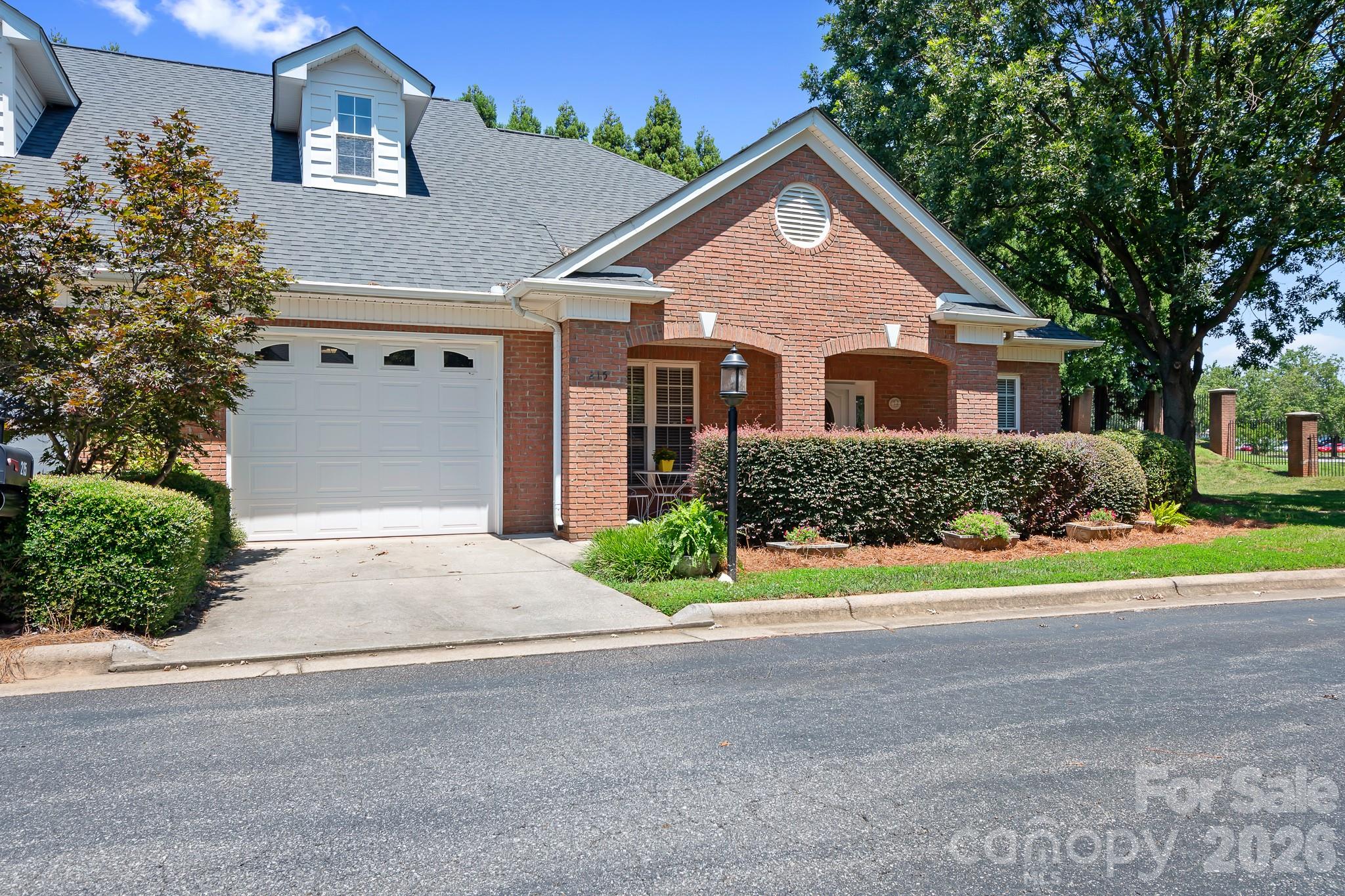 215 Knops Nob Road — Mooresville