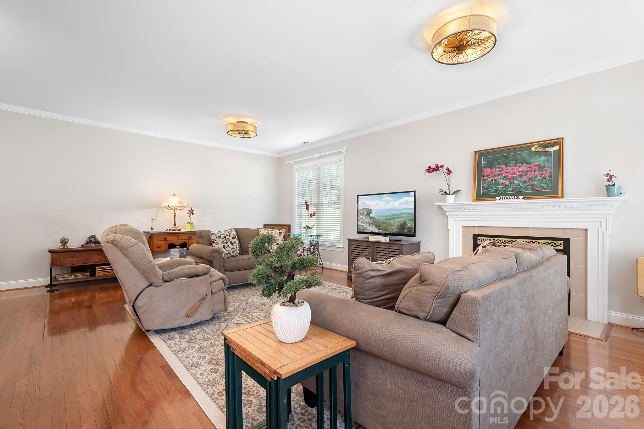 215 Knops Nob Road — Mooresville