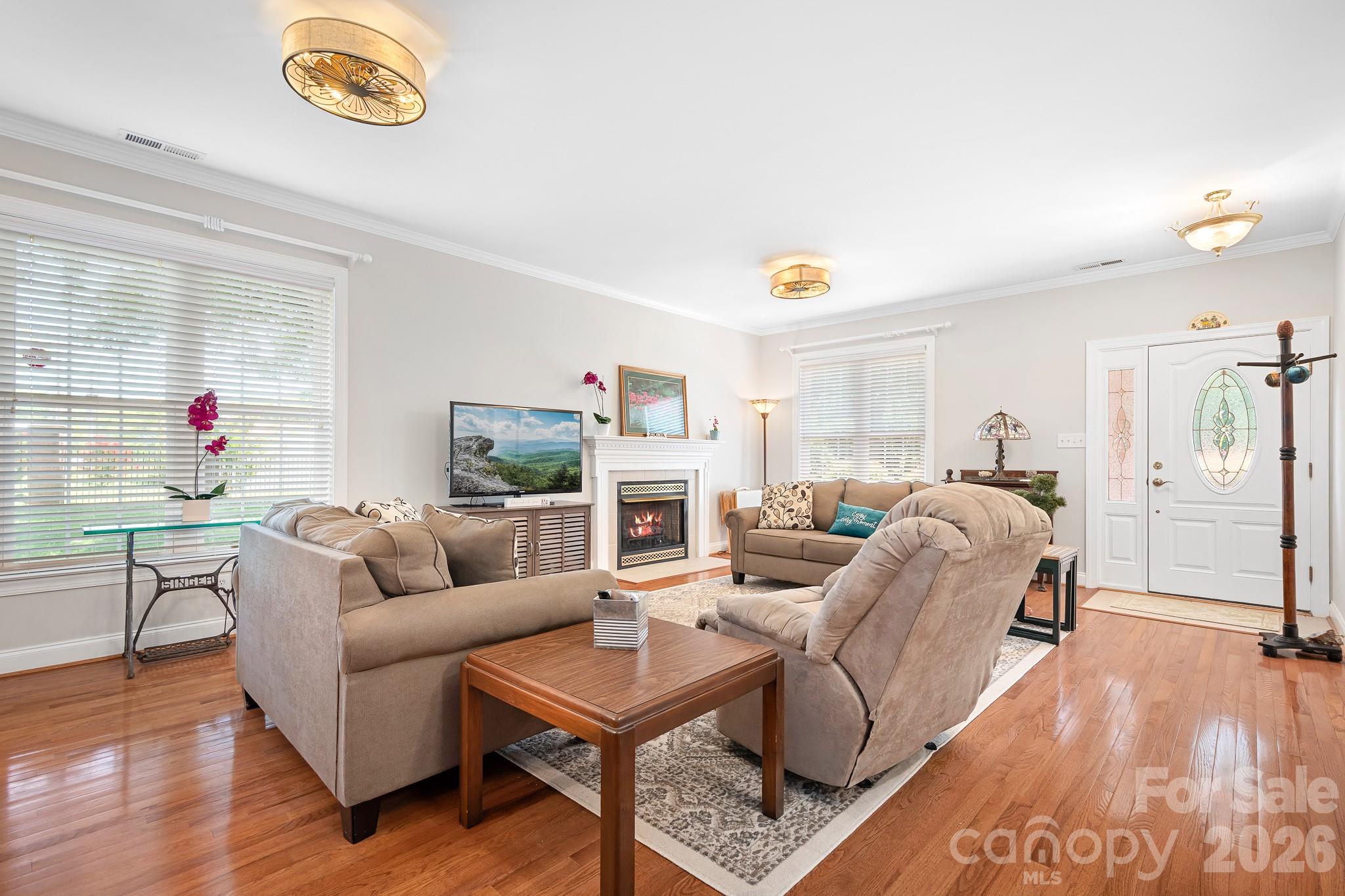 215 Knops Nob Road — Mooresville