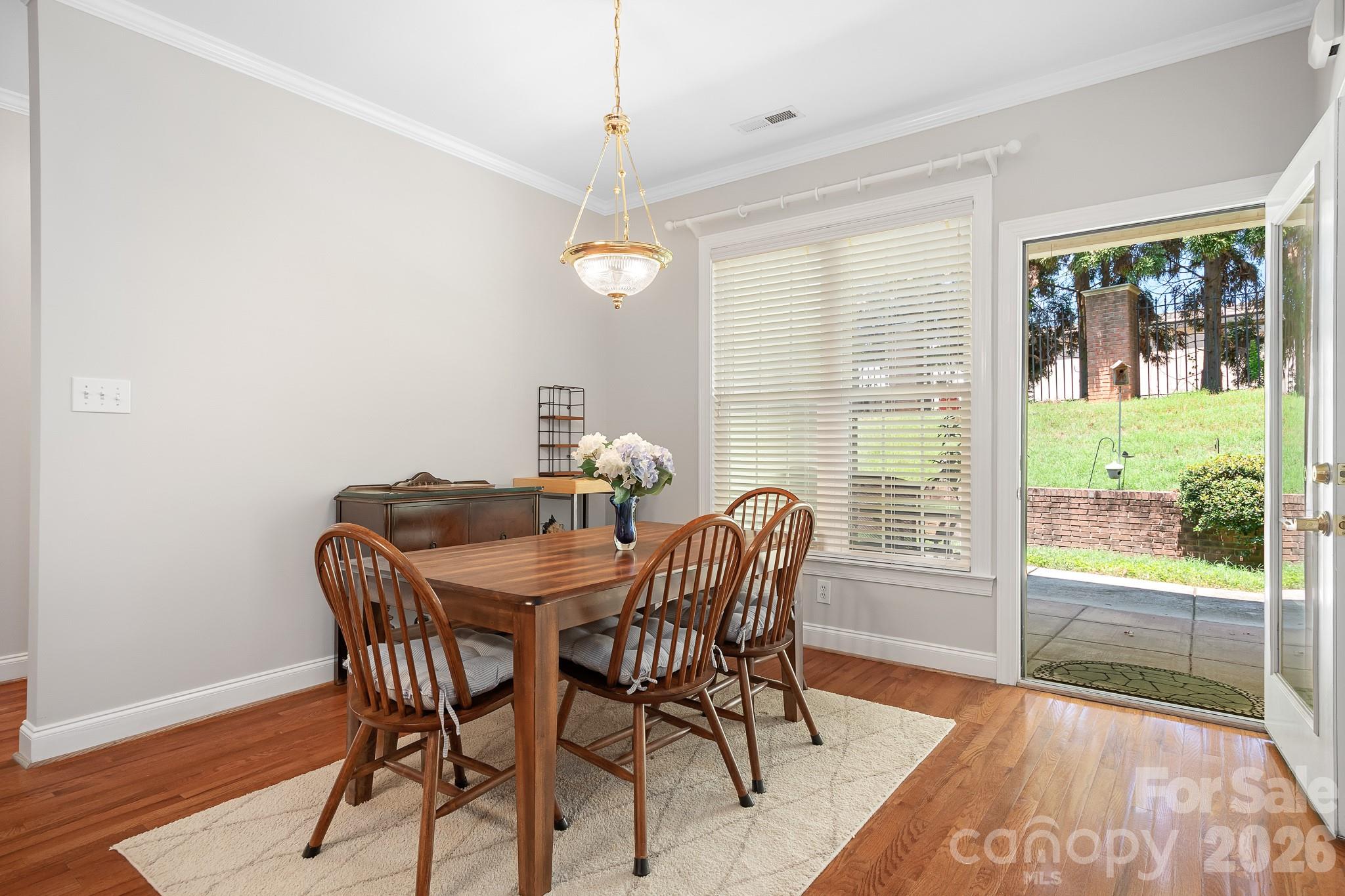 215 Knops Nob Road — Mooresville