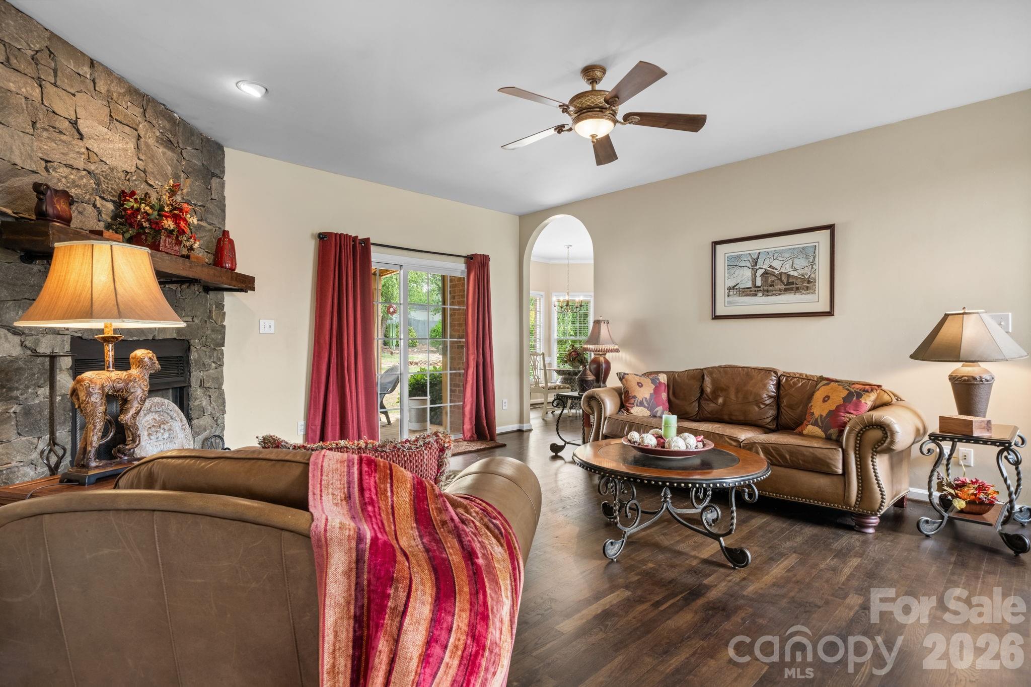 3992 Brickfield Street — Hickory