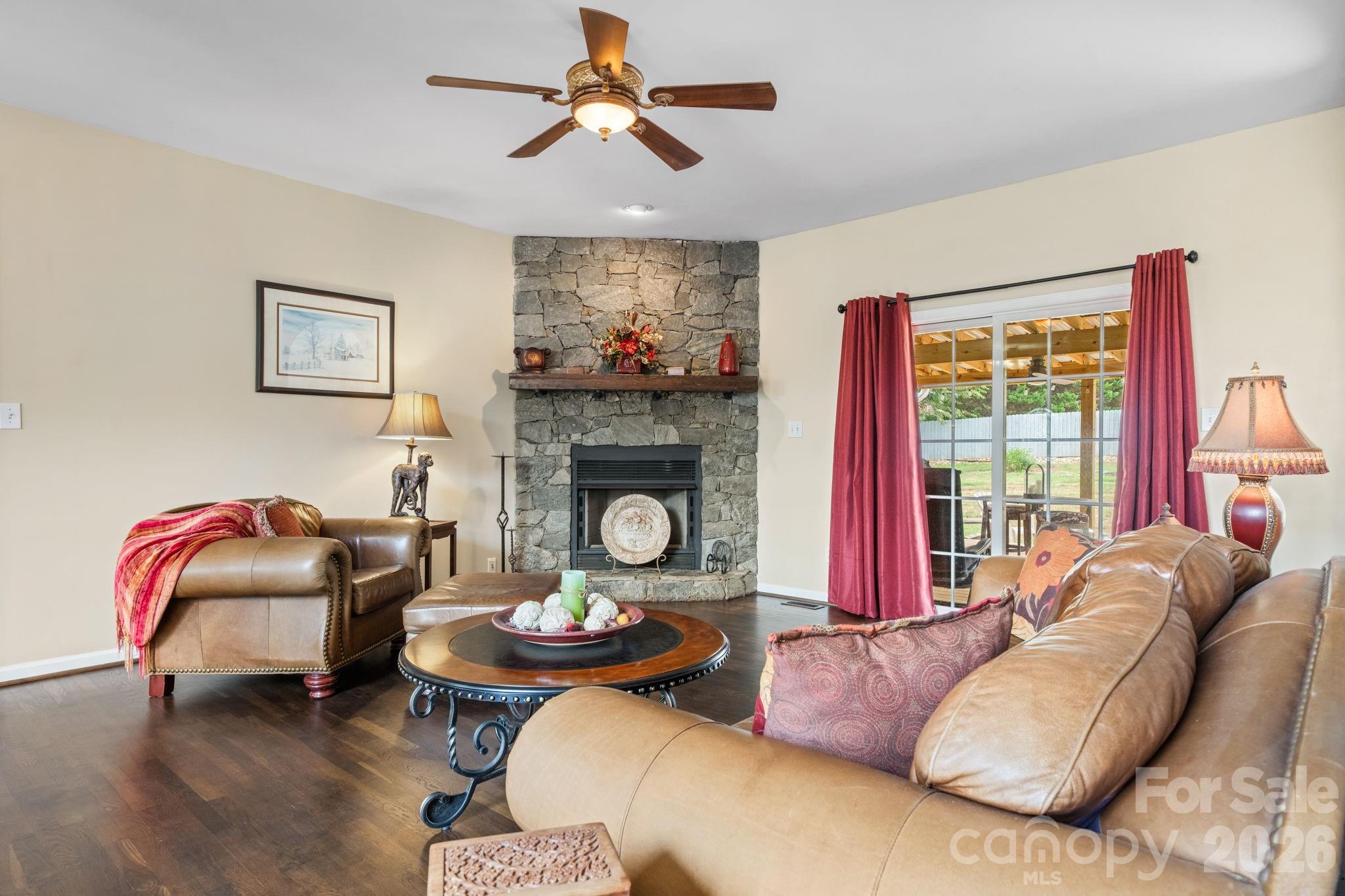 3992 Brickfield Street — Hickory