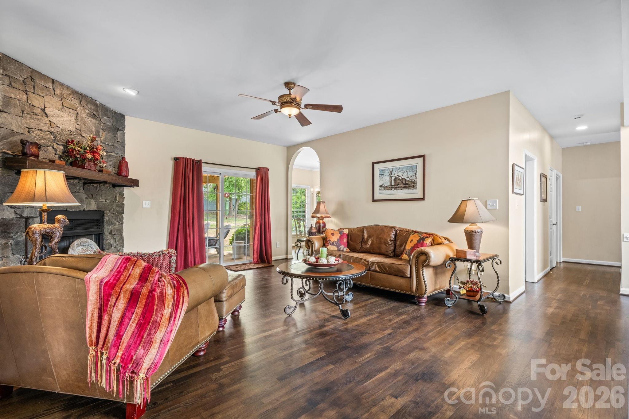 3992 Brickfield Street — Hickory