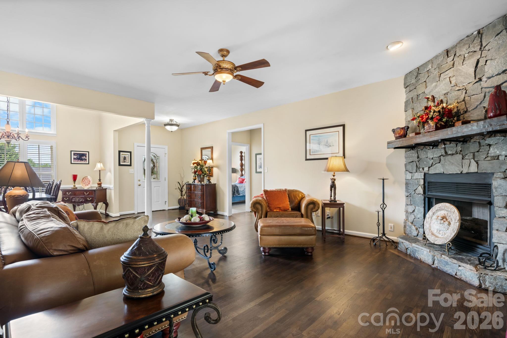 3992 Brickfield Street — Hickory