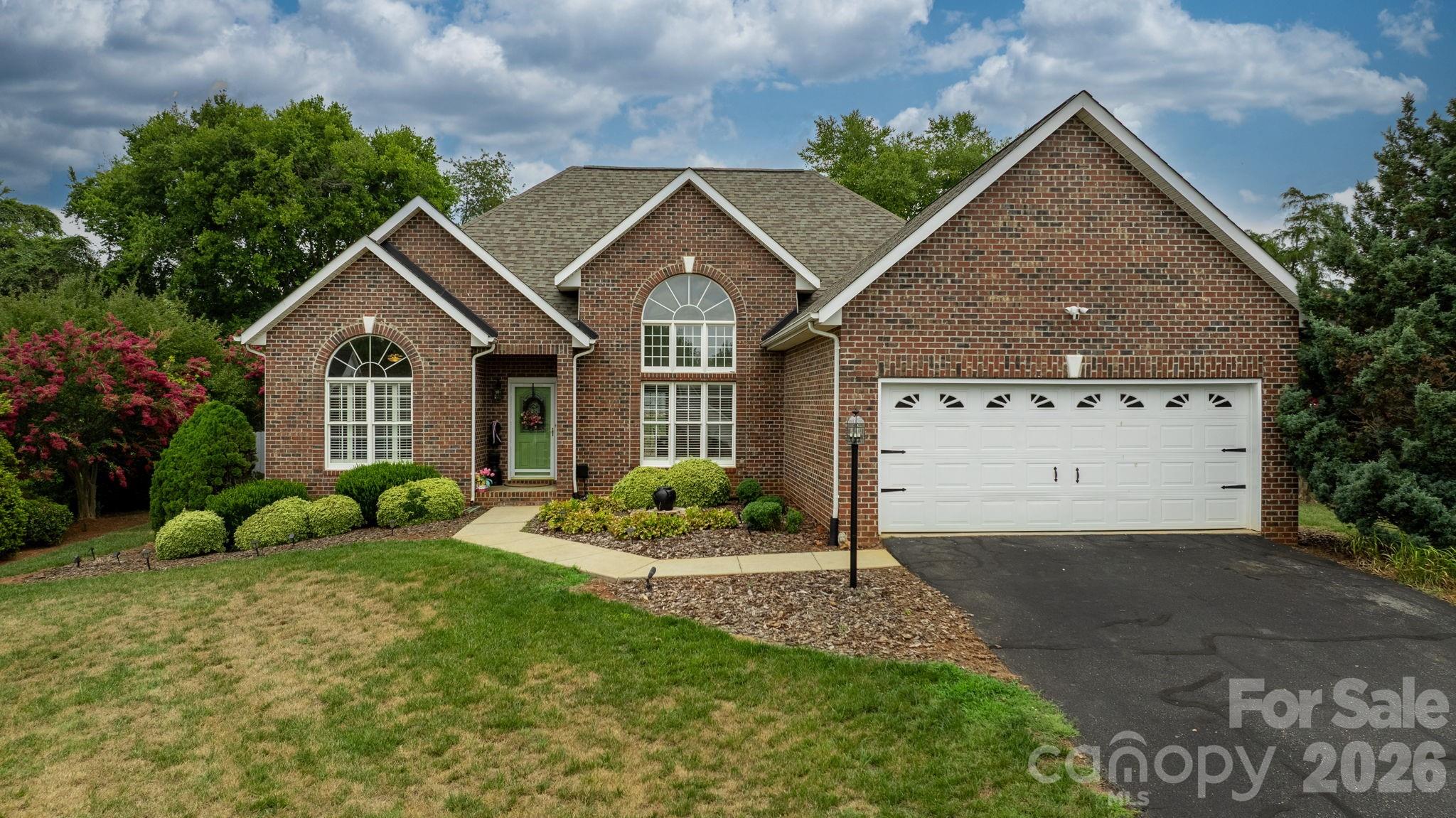 3992 Brickfield Street — Hickory