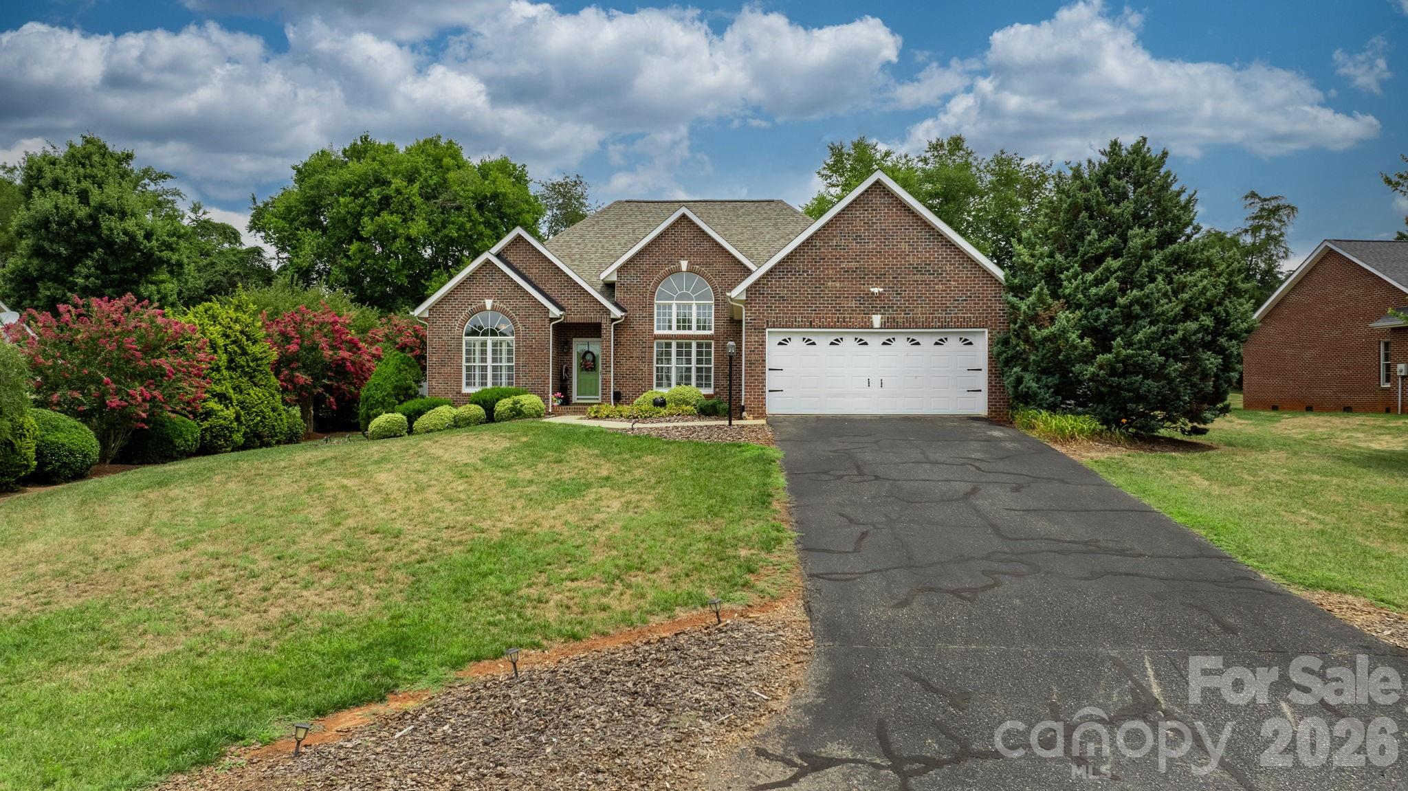 3992 Brickfield Street — Hickory