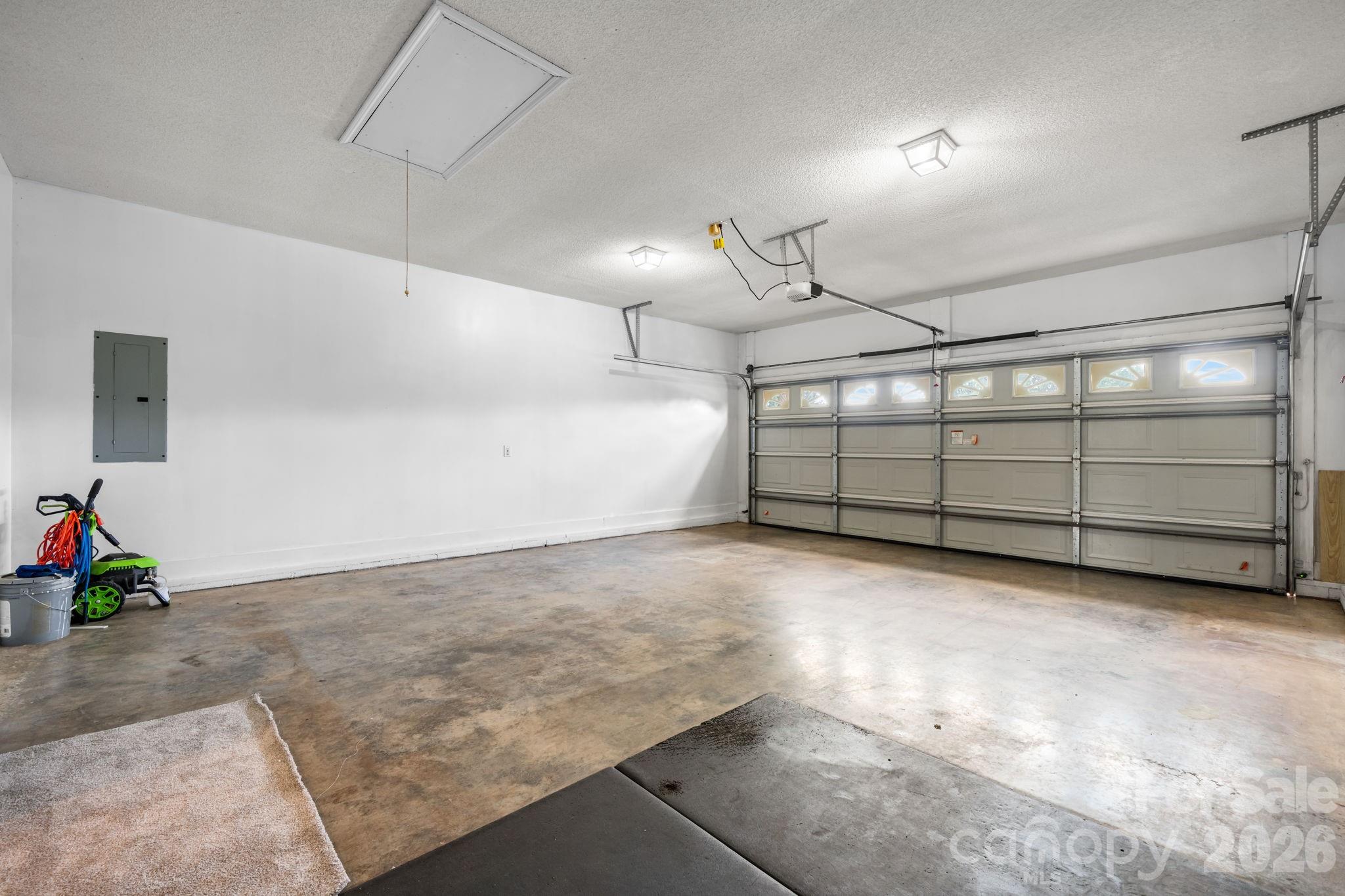 3992 Brickfield Street — Hickory