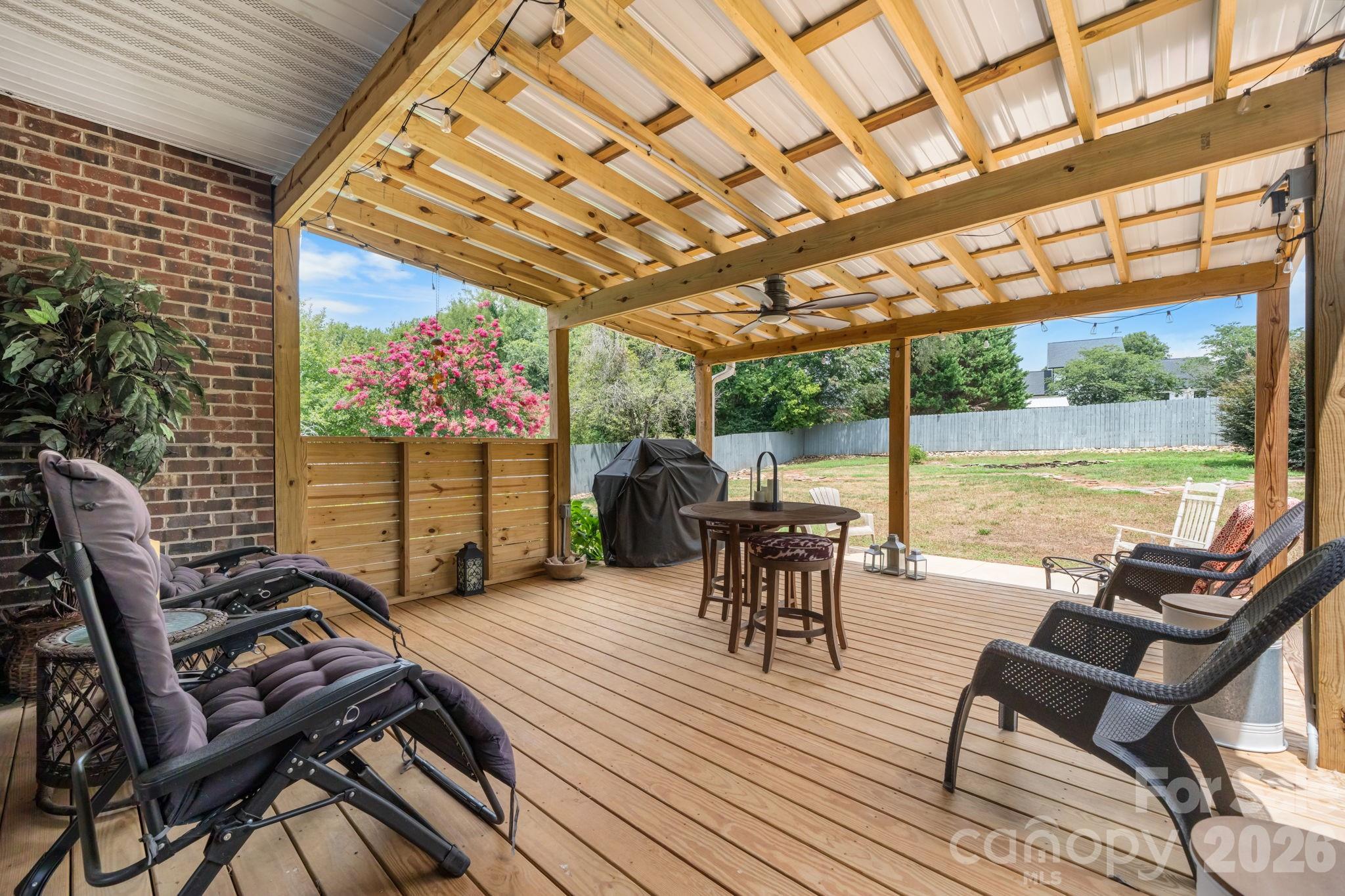 3992 Brickfield Street — Hickory
