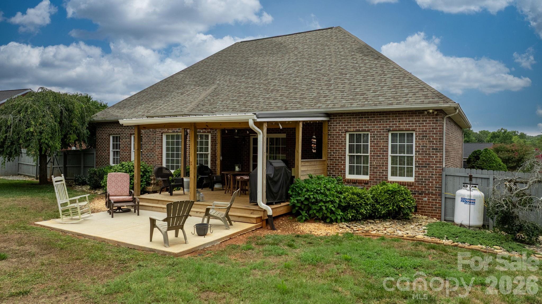 3992 Brickfield Street — Hickory
