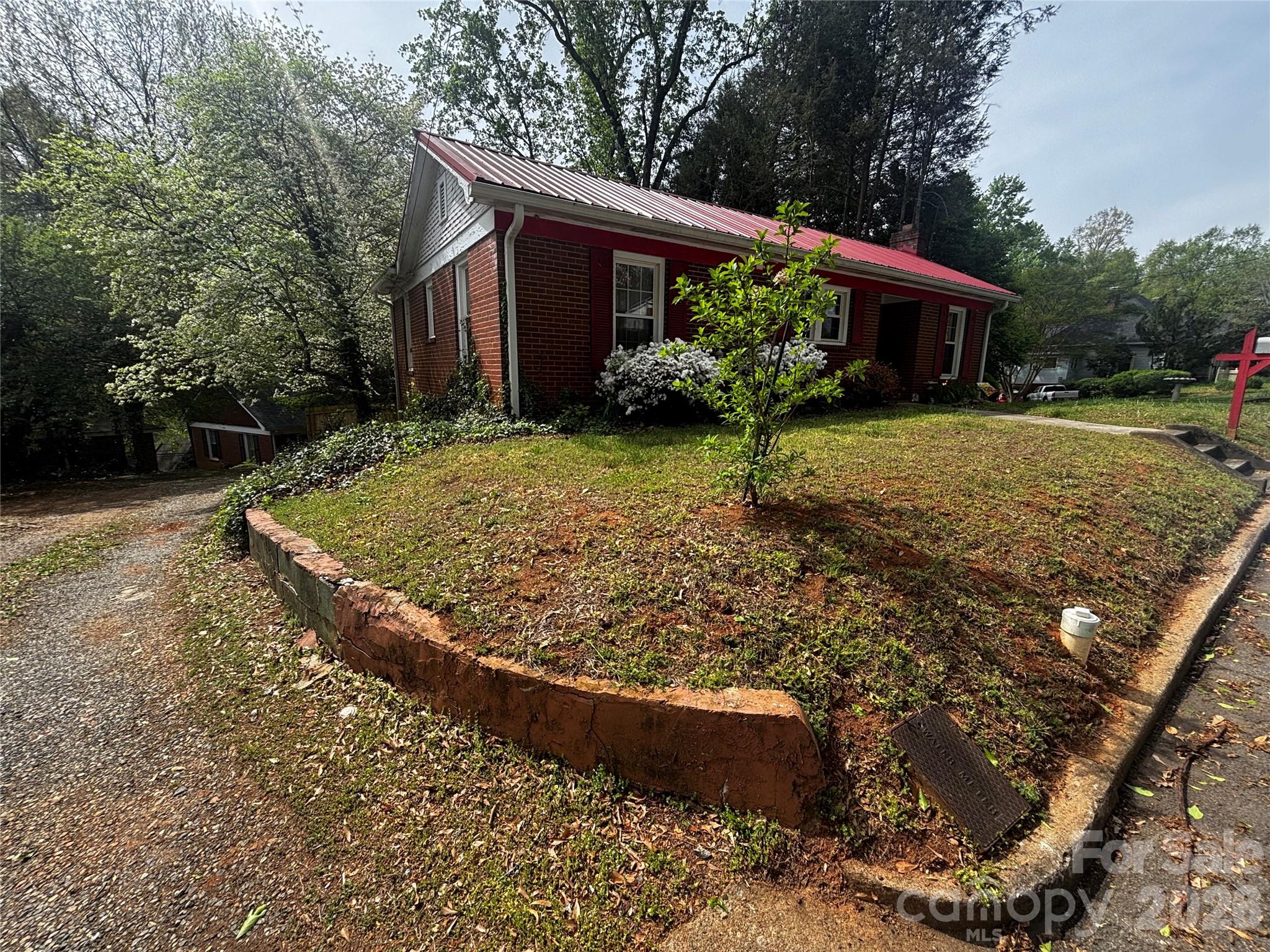 103 Silver Creek Road — Morganton