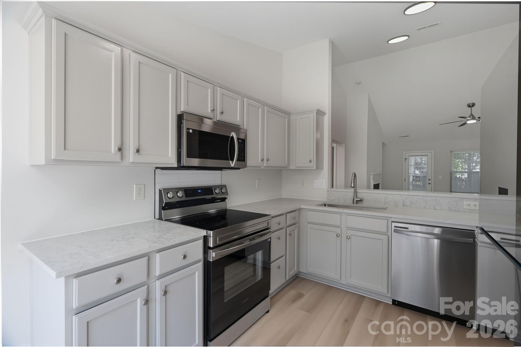 6408 Spanish Moss Lane — Charlotte