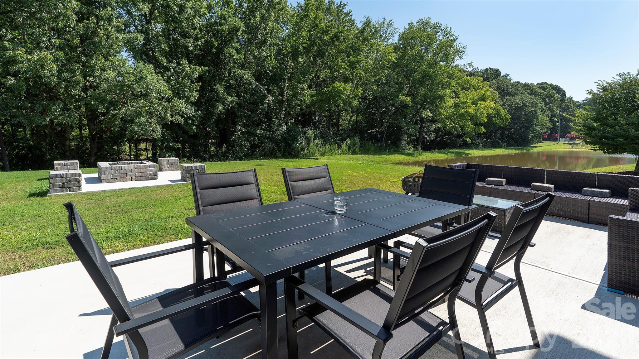 255 Kerri Dawn Lane — Locust