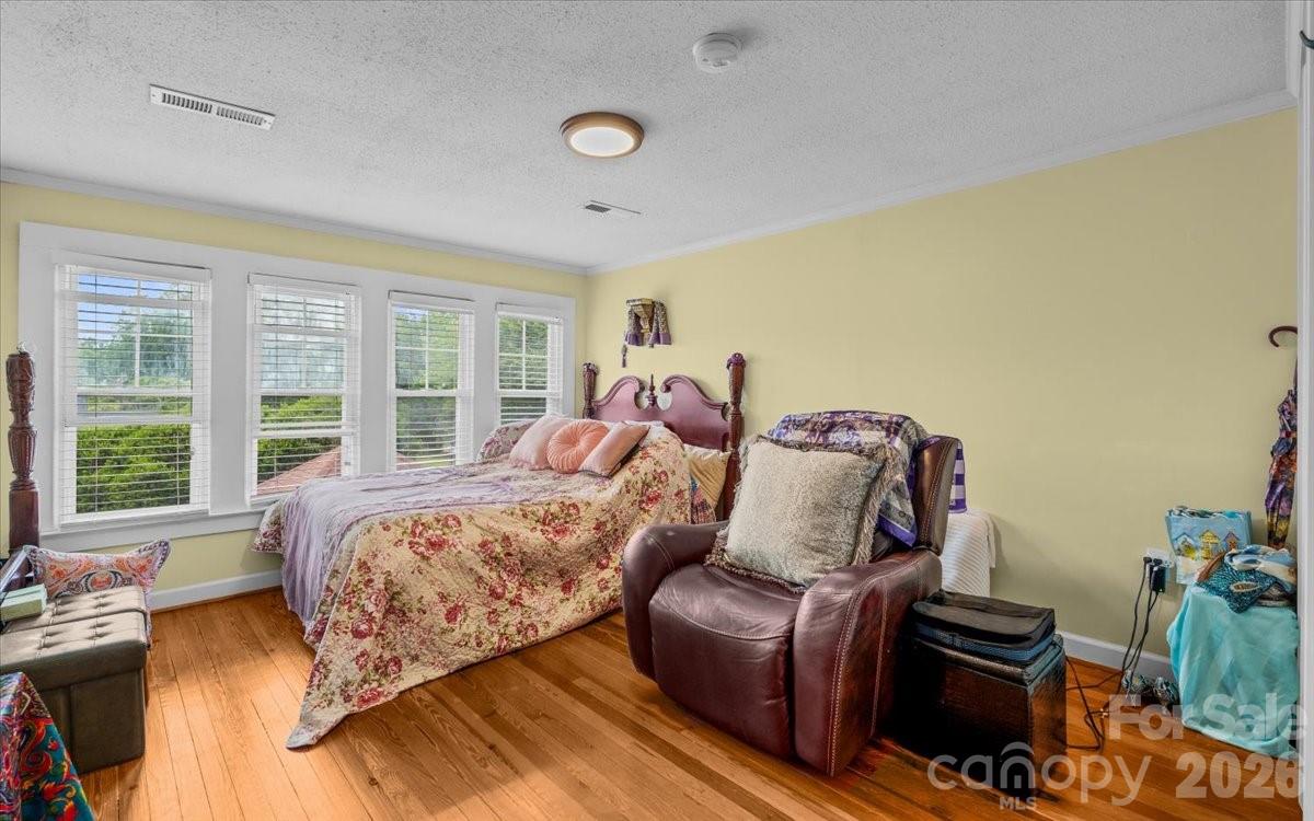 501 W 2nd Avenue — Lexington