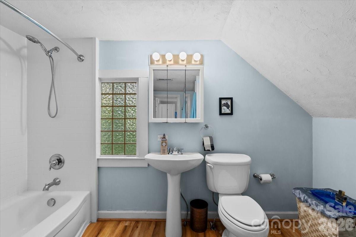 501 W 2nd Avenue — Lexington