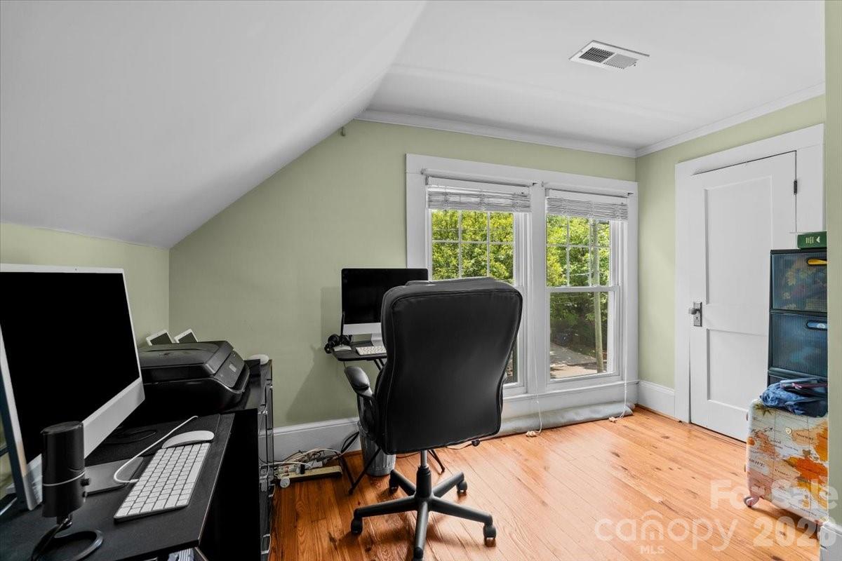 501 W 2nd Avenue — Lexington