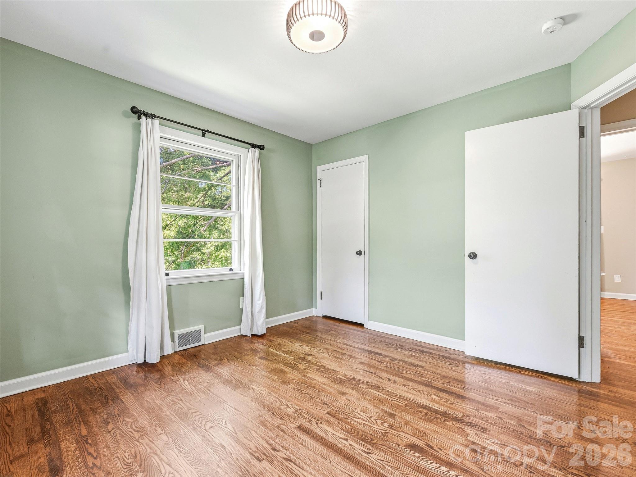 66 Hampden Road — Asheville