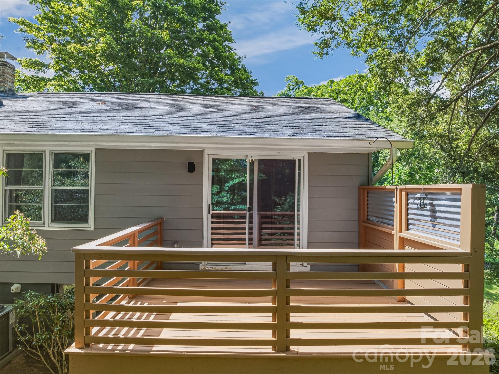 66 Hampden Road — Asheville