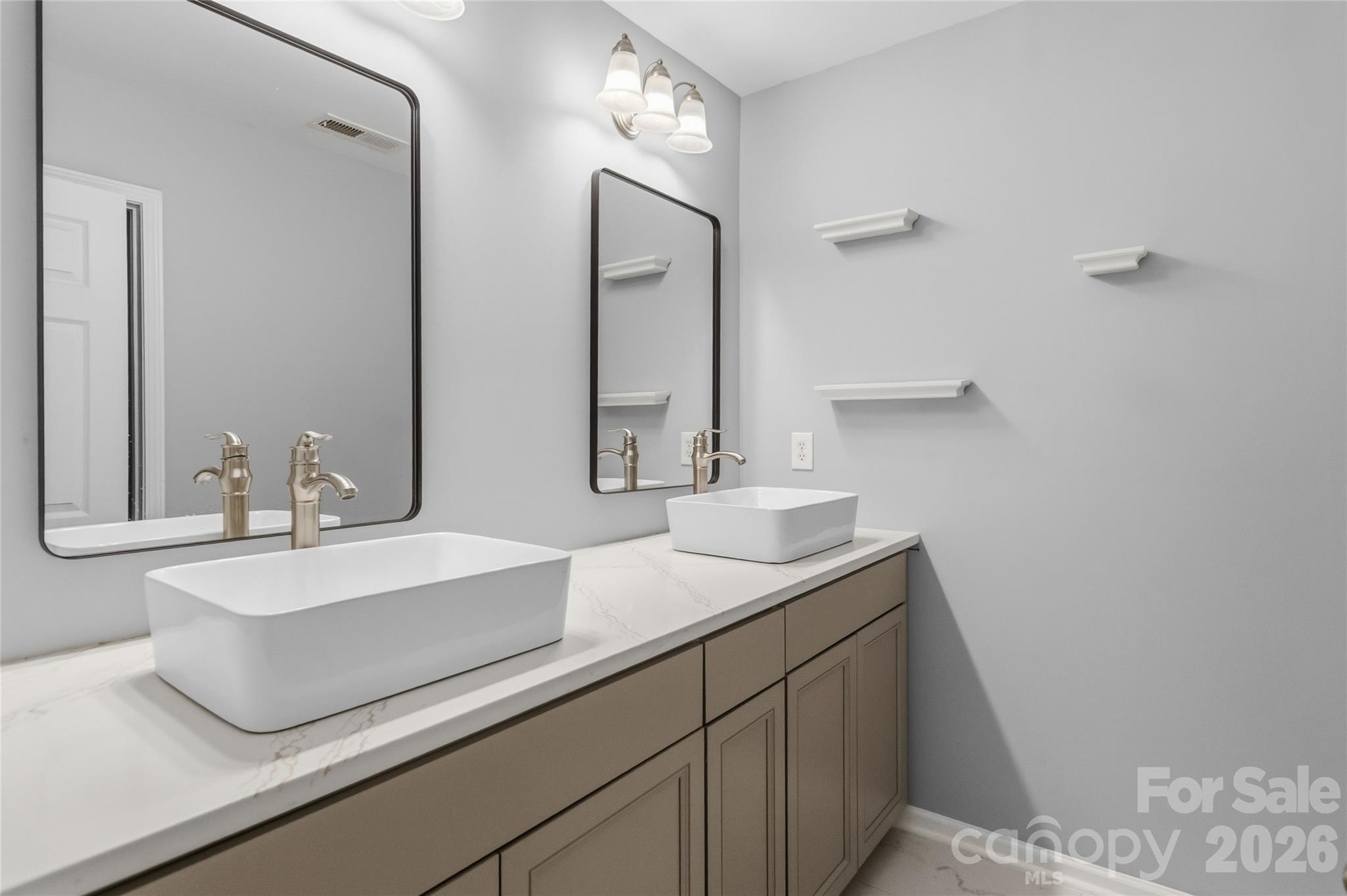 8522 Delamere Lane — Charlotte