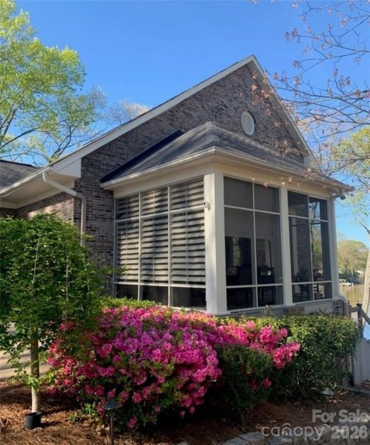 1075 Lakefront Woods Drive — Belmont