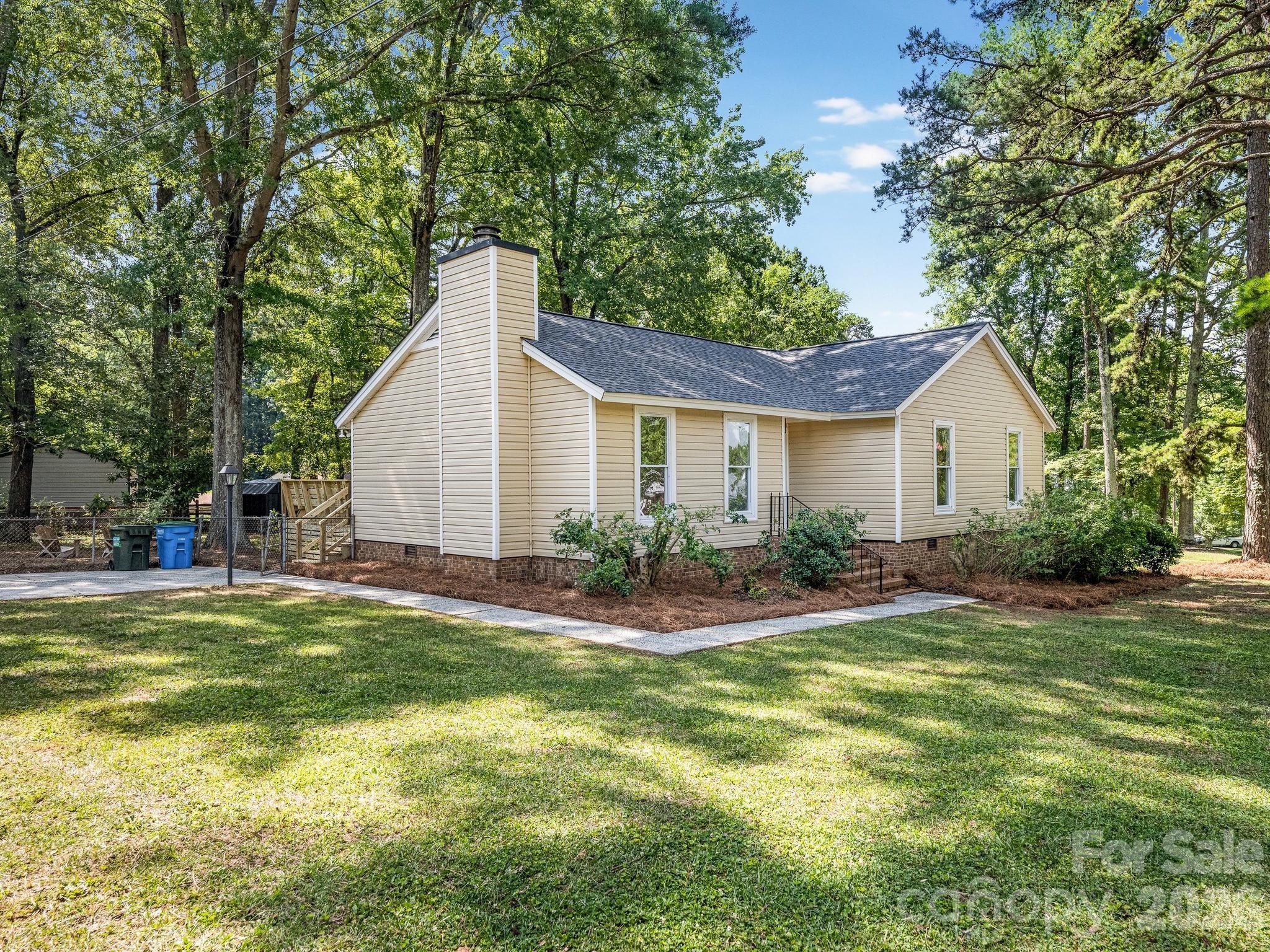 9501 Buckskin Lane — Charlotte