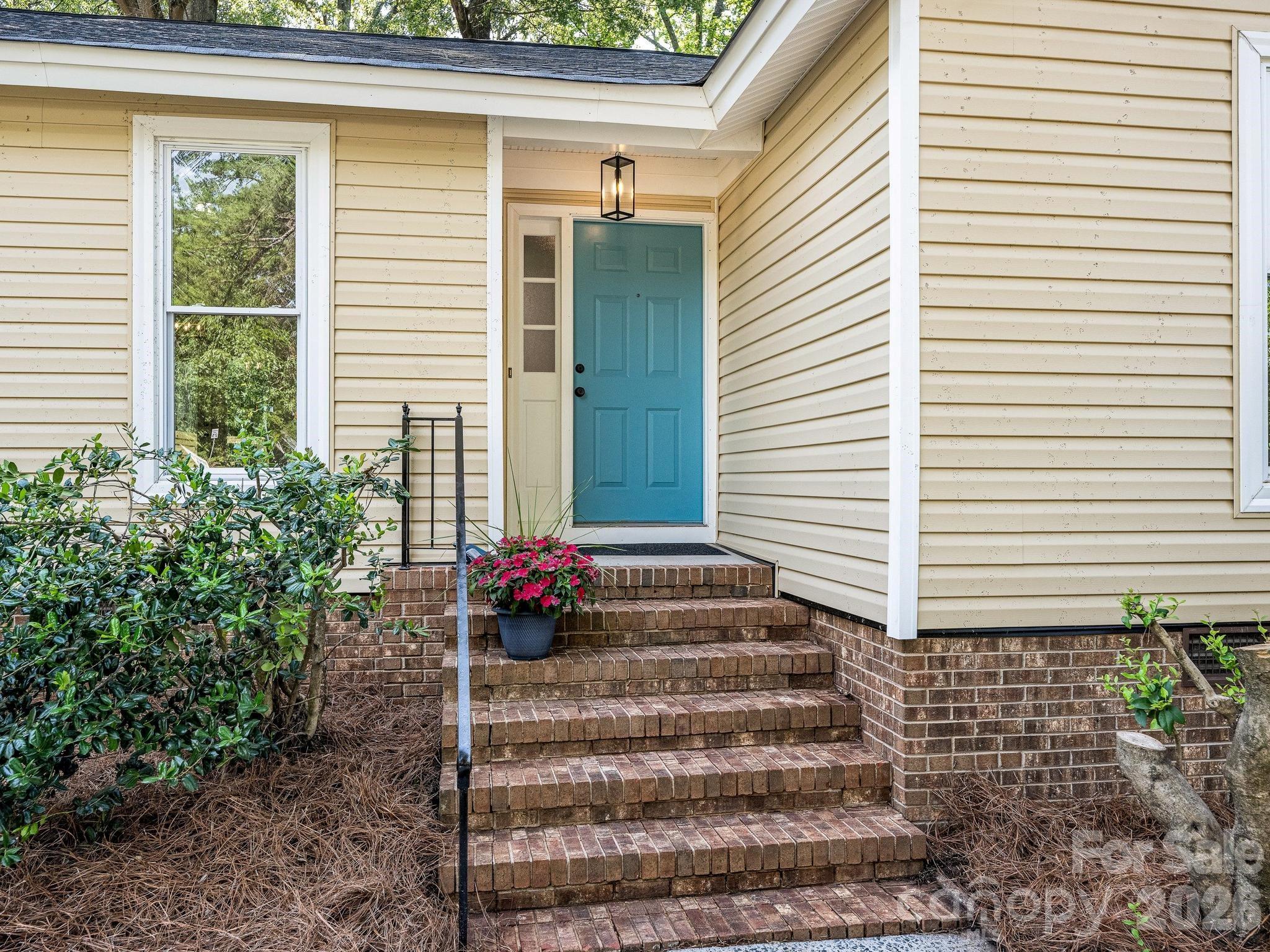 9501 Buckskin Lane — Charlotte