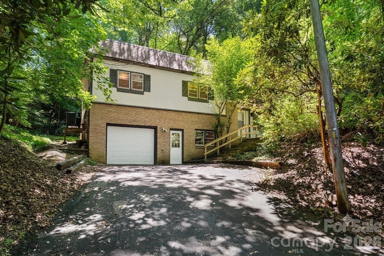 121 Horseshoe Drive — Boone