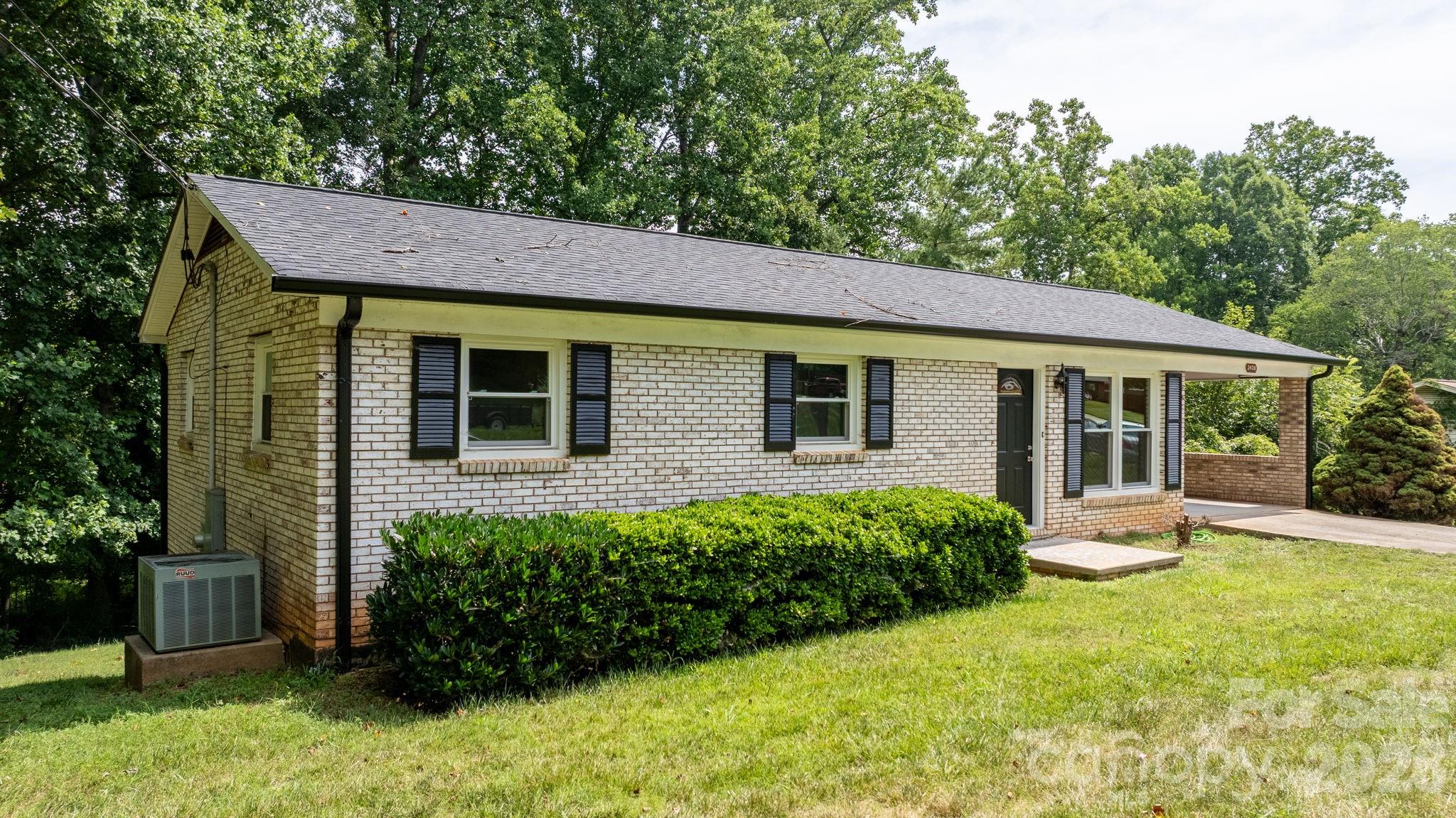 2428 Cedar Valley Drive — Conover