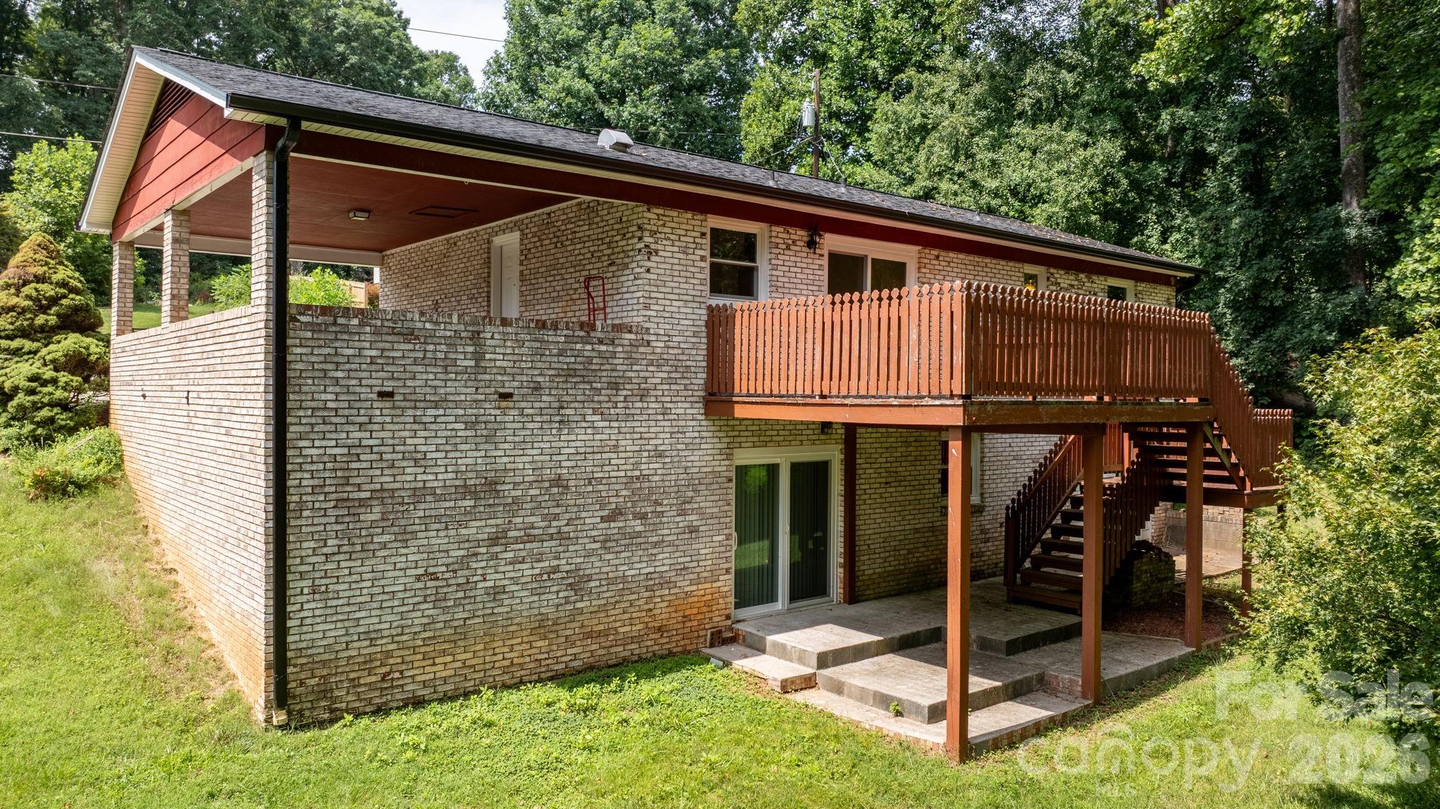 2428 Cedar Valley Drive — Conover