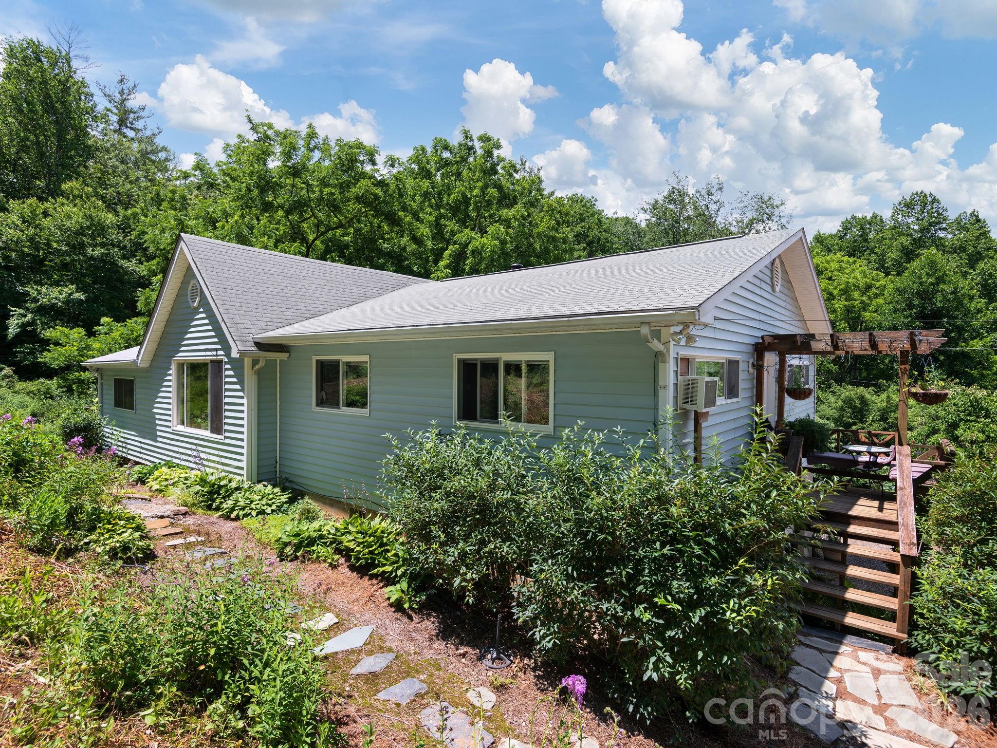 46 Perennial Ridge — Weaverville