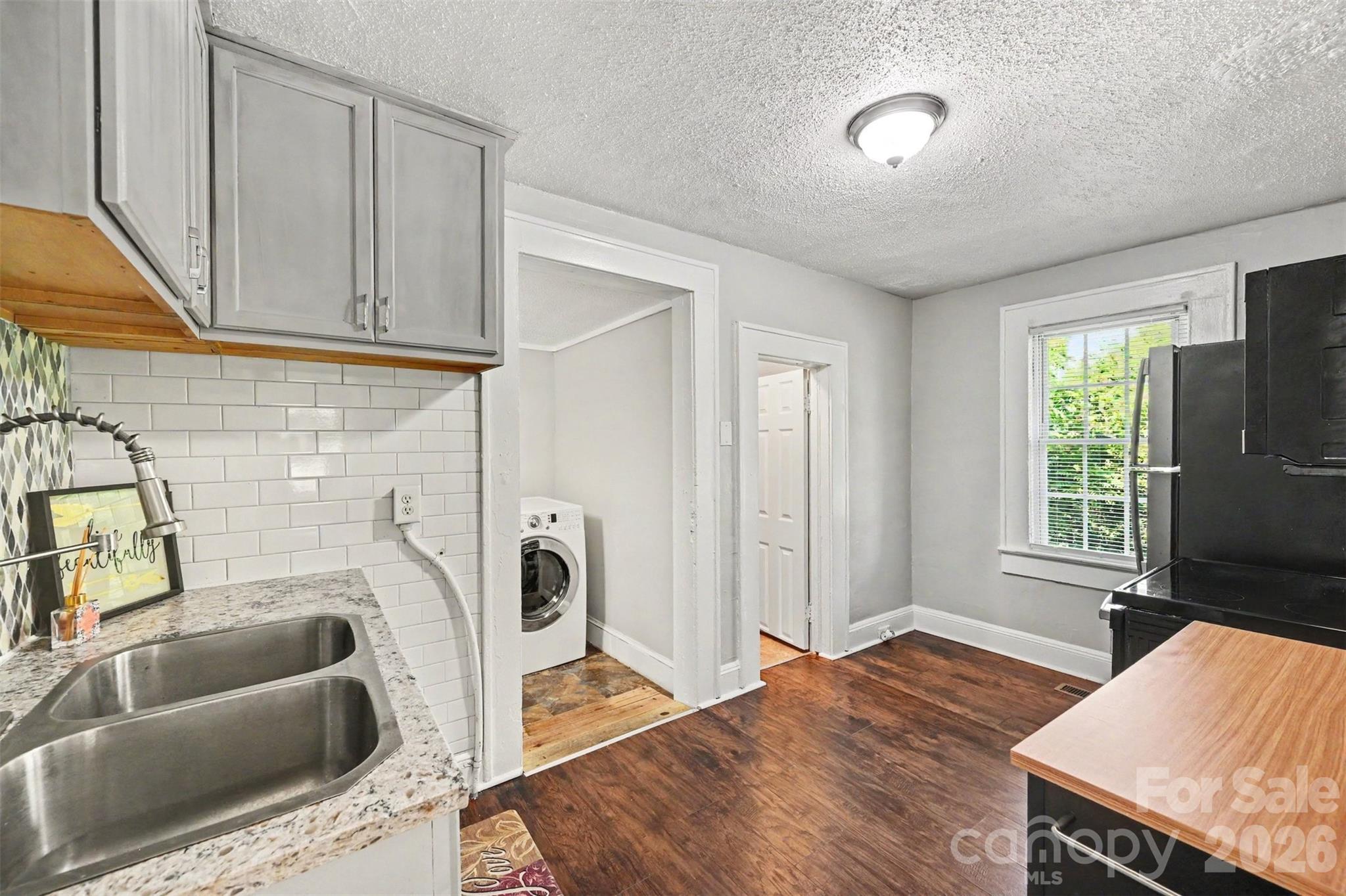 1309 Dearborn Avenue — Charlotte