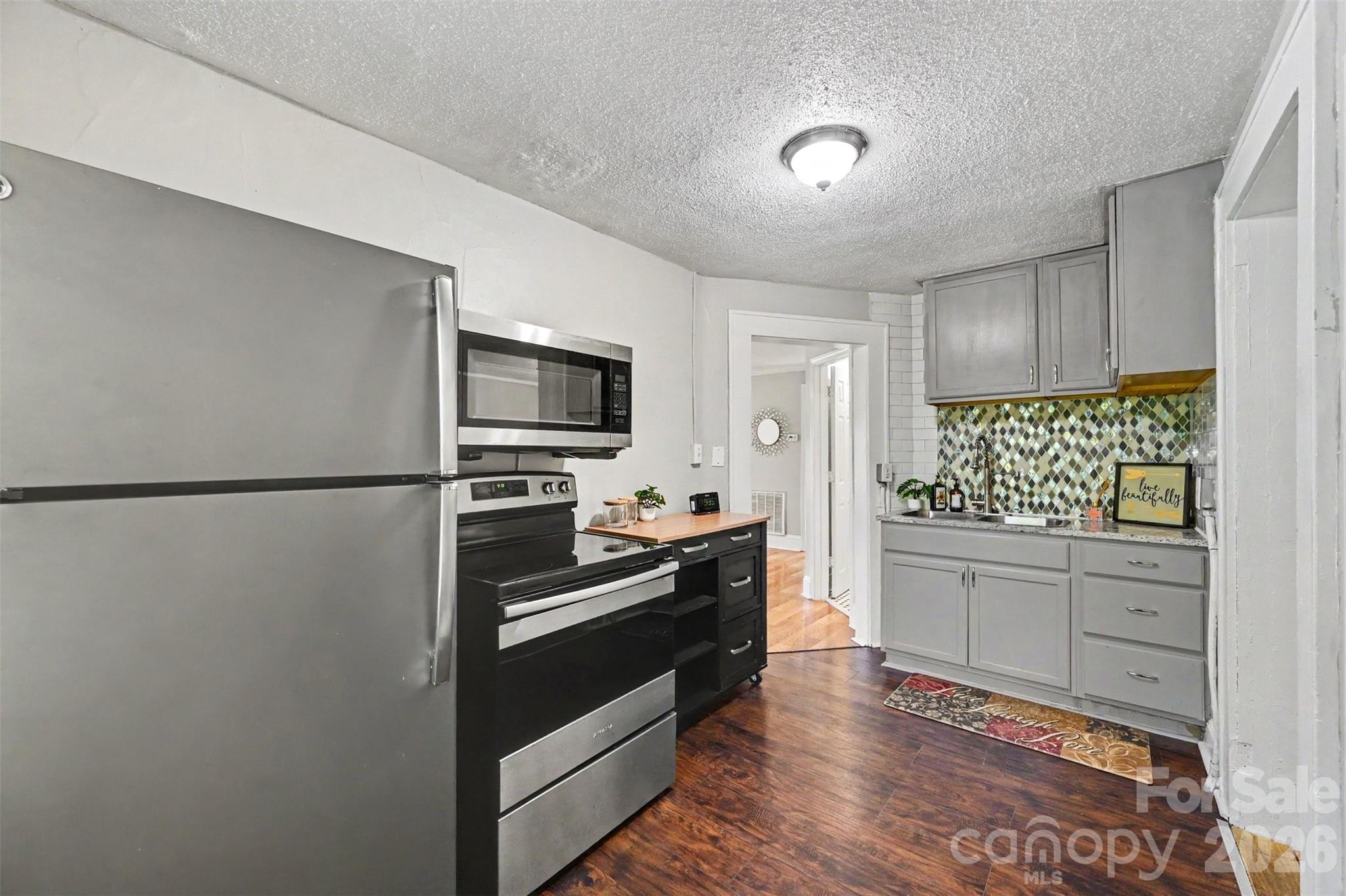 1309 Dearborn Avenue — Charlotte