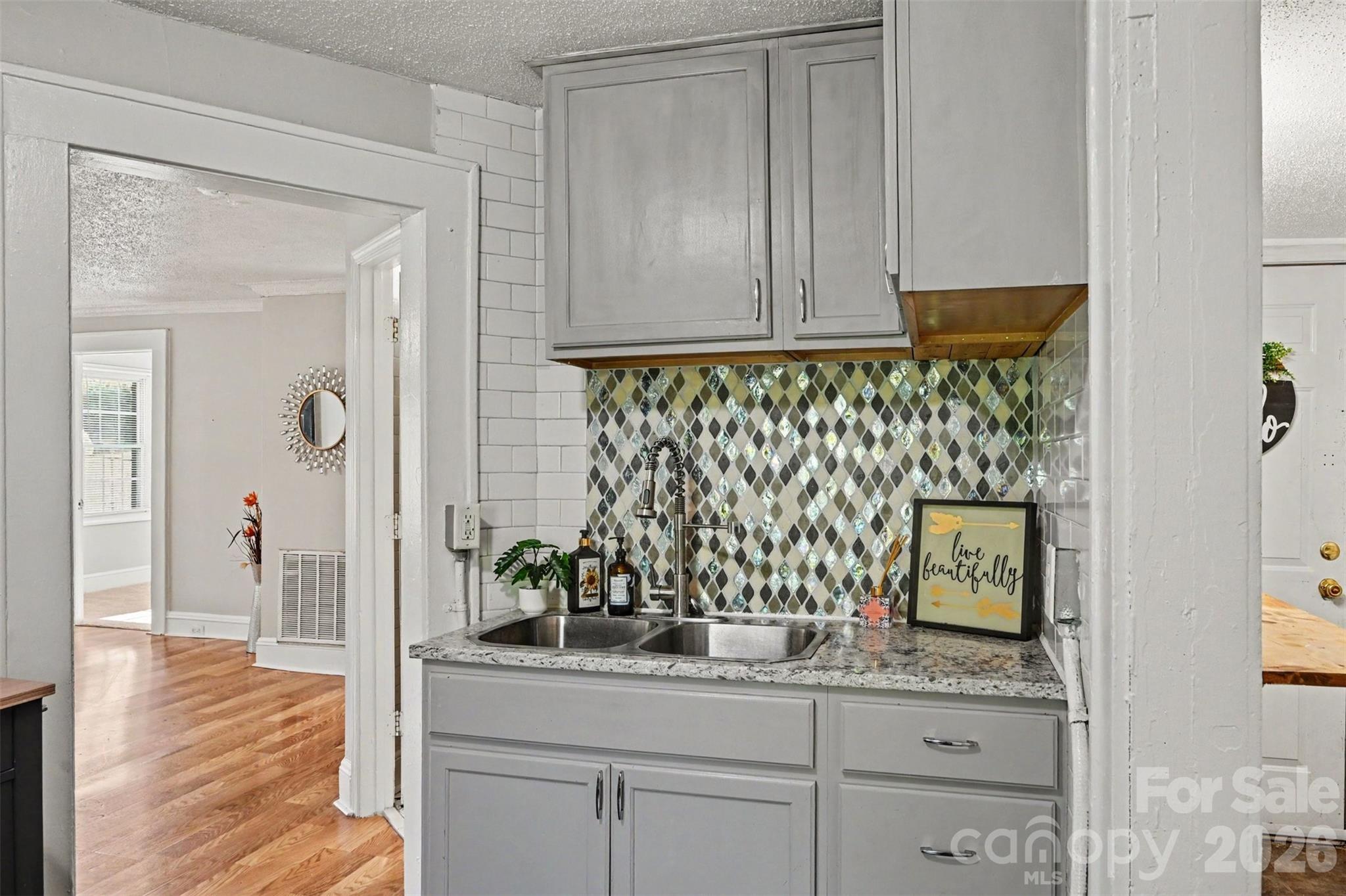 1309 Dearborn Avenue — Charlotte