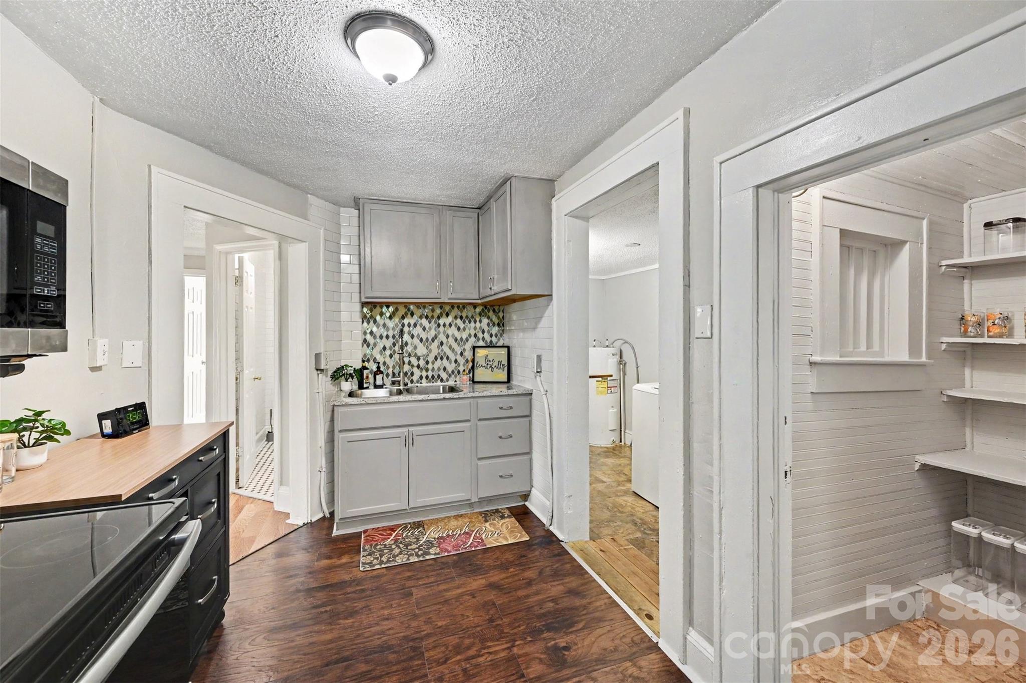 1309 Dearborn Avenue — Charlotte