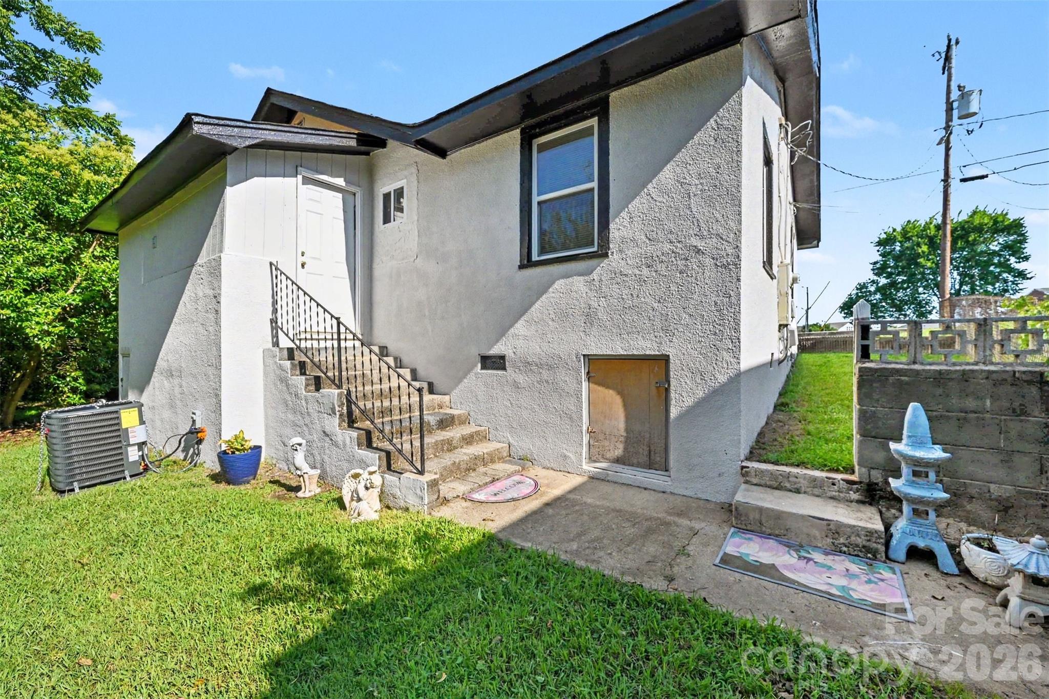 1309 Dearborn Avenue — Charlotte