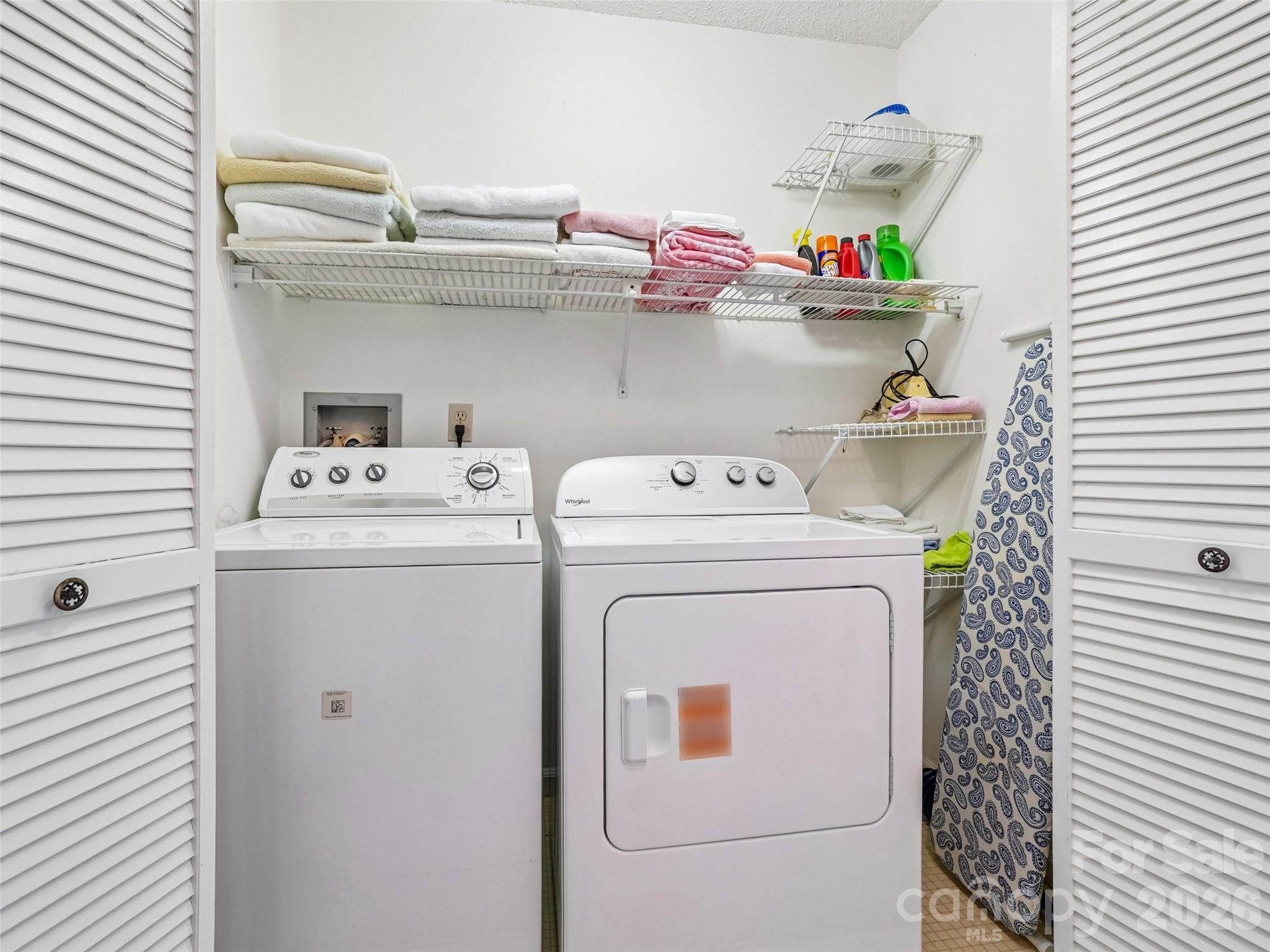 313 Somerton Court — Hendersonville