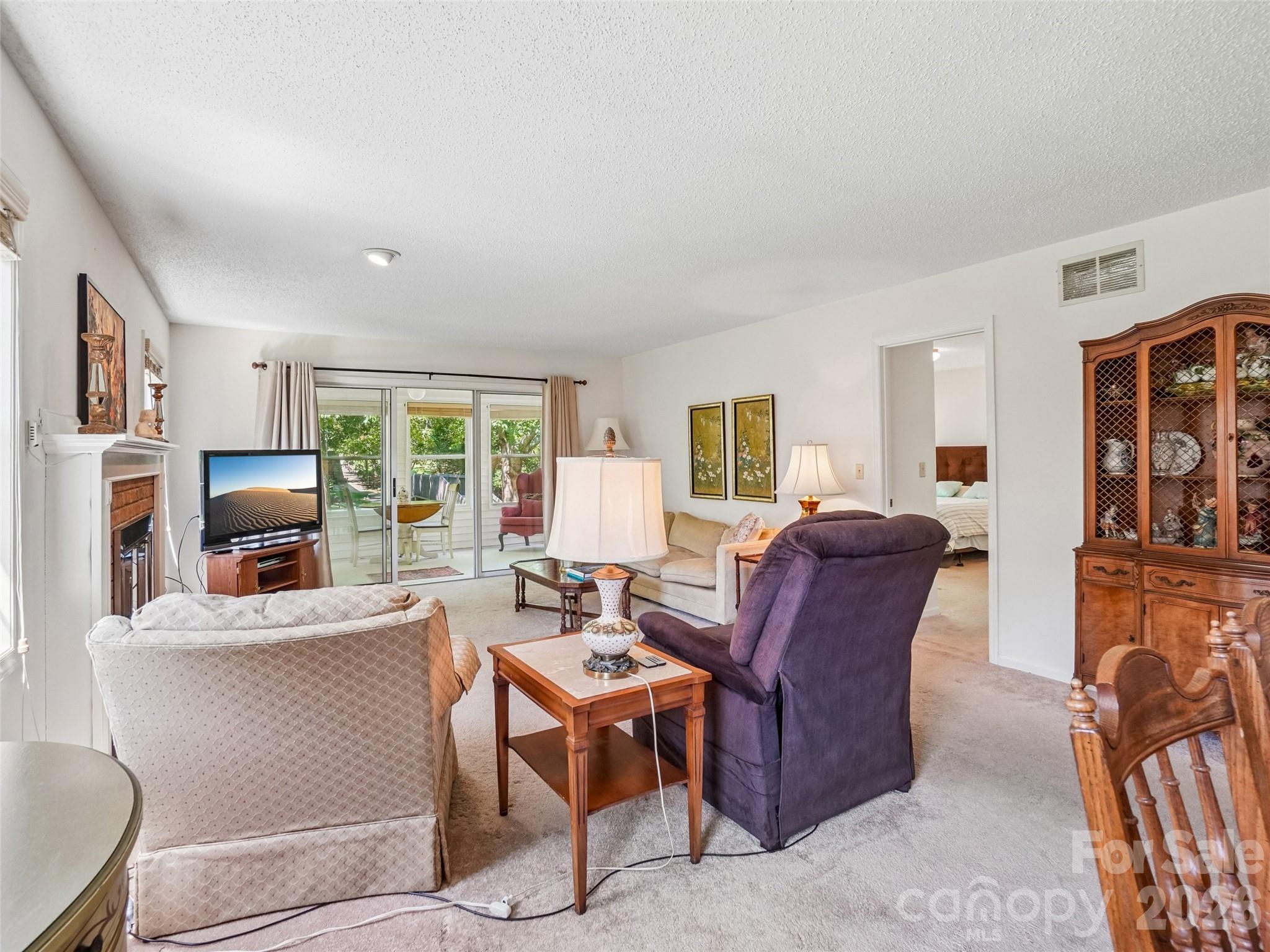313 Somerton Court — Hendersonville