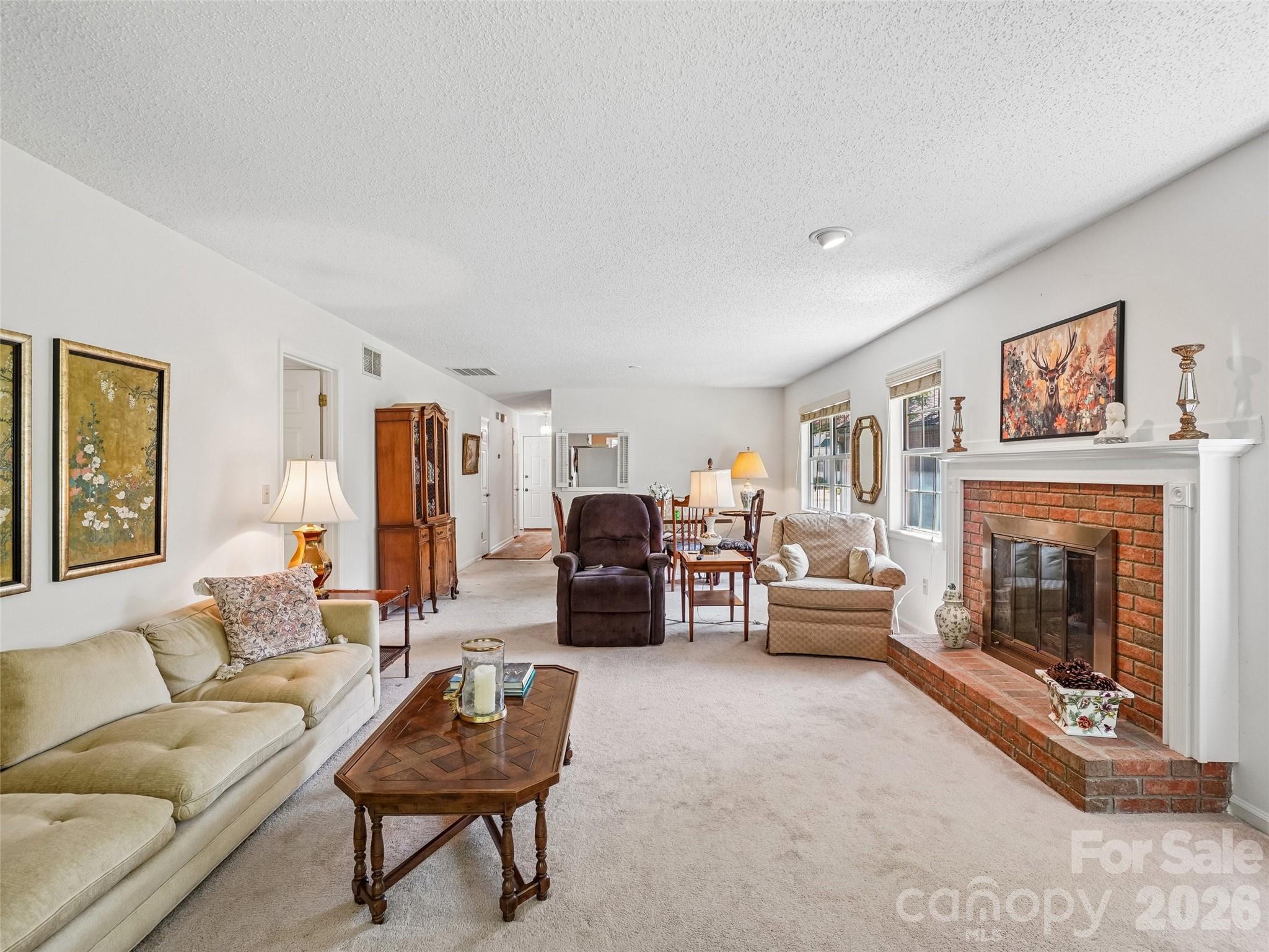 313 Somerton Court — Hendersonville