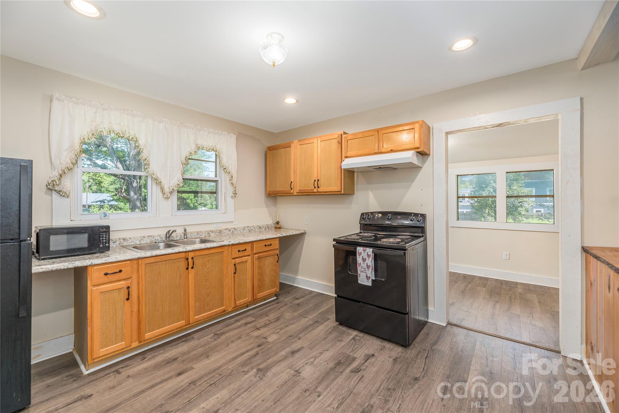 308 Substation Street — Hendersonville