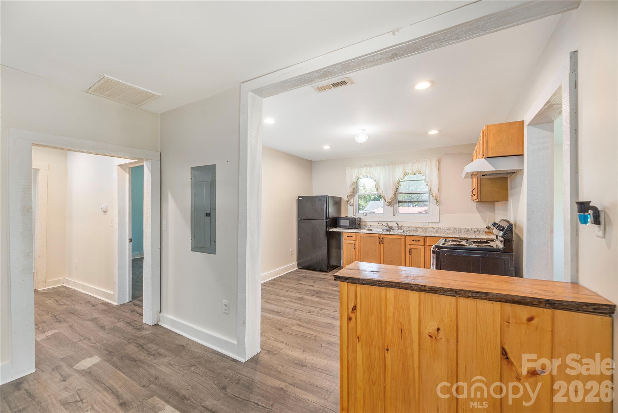 308 Substation Street — Hendersonville