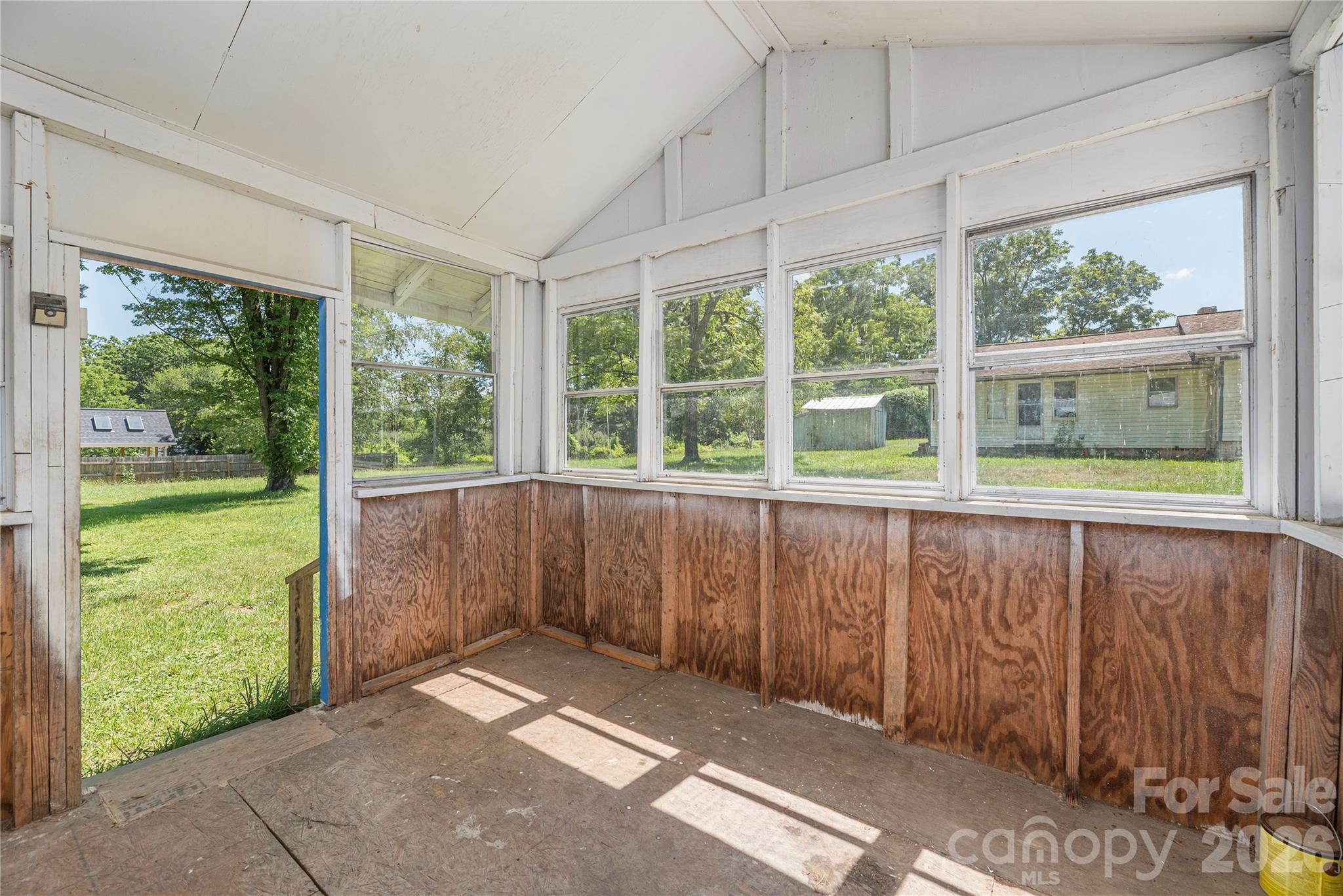308 Substation Street — Hendersonville