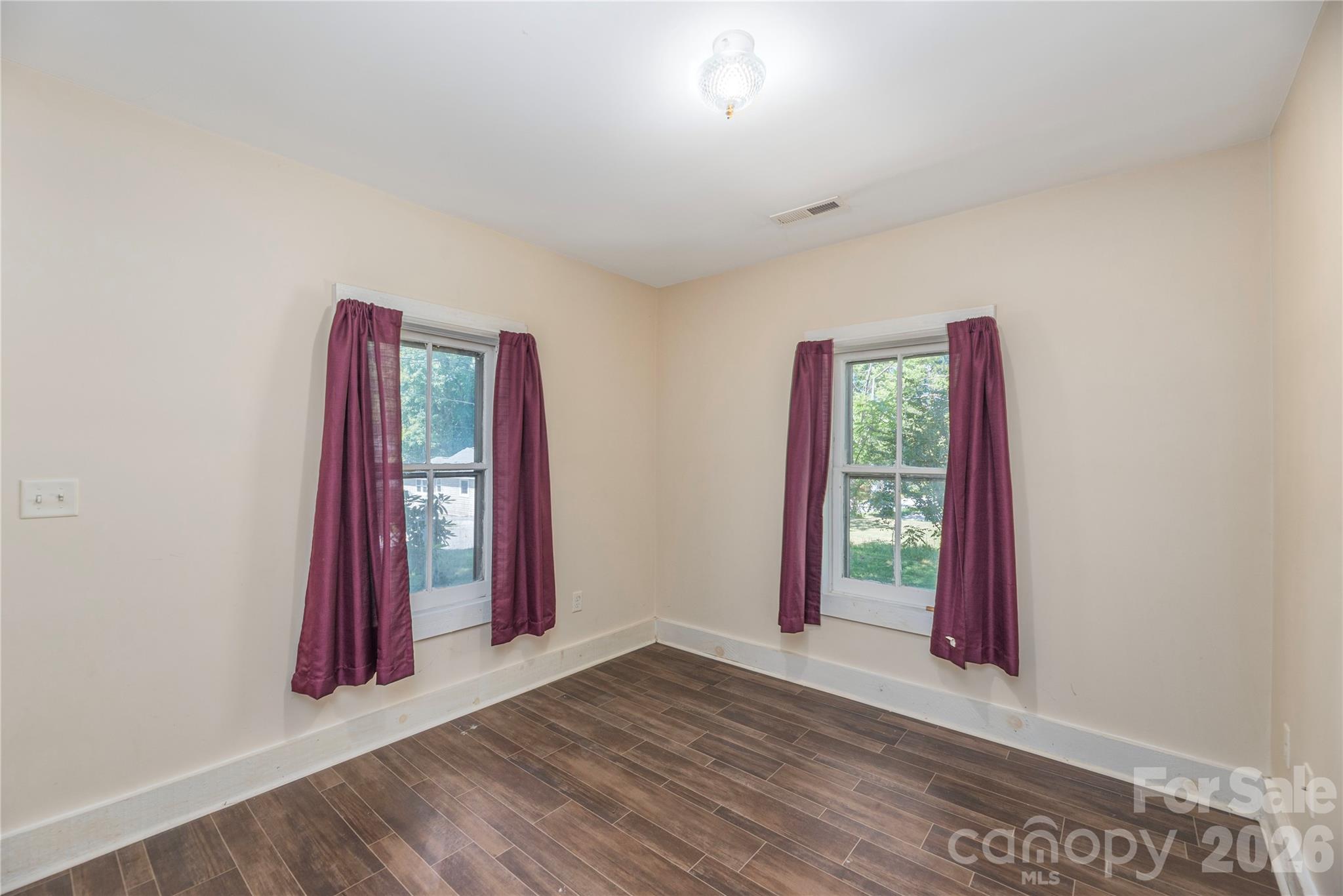 308 Substation Street — Hendersonville