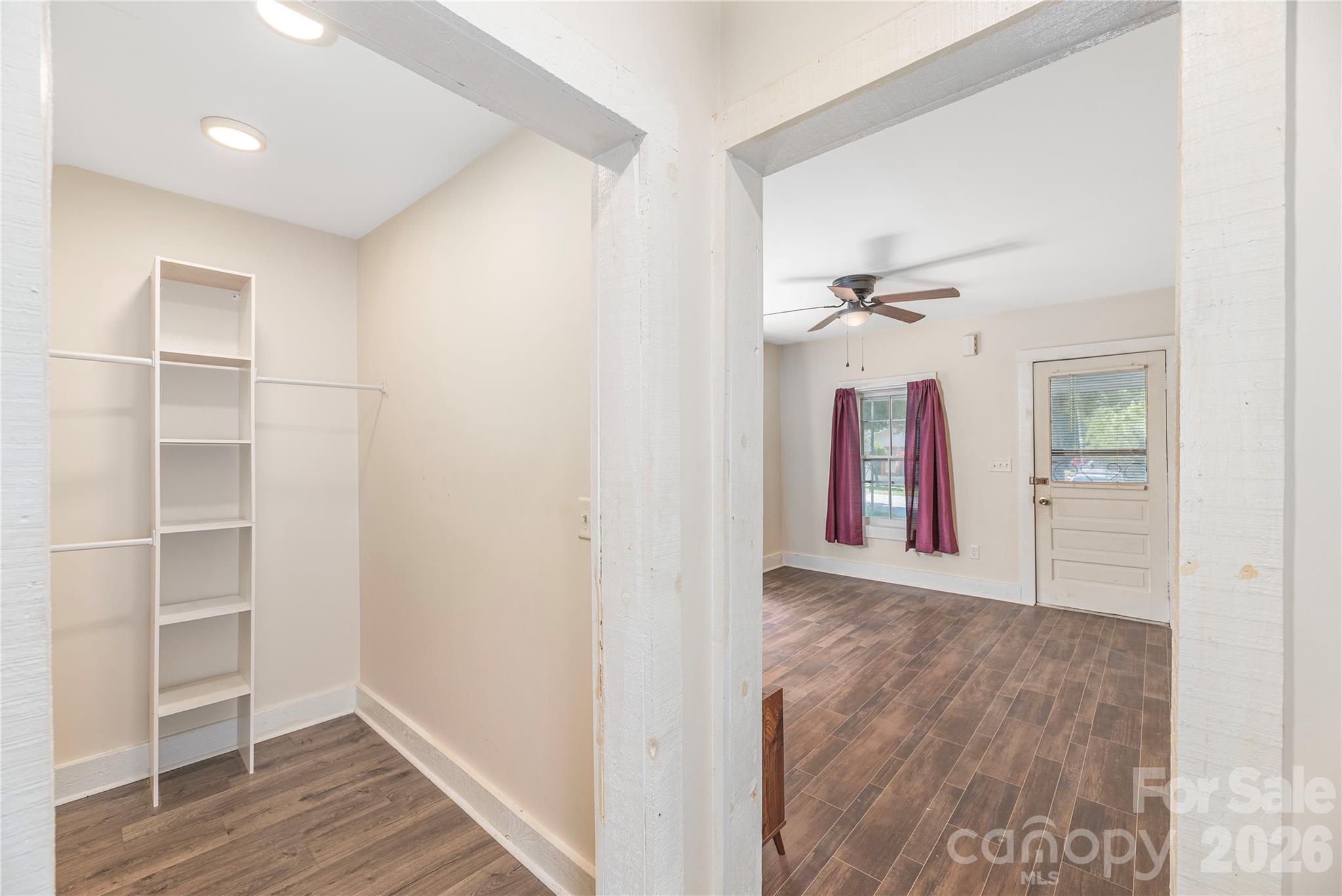 308 Substation Street — Hendersonville