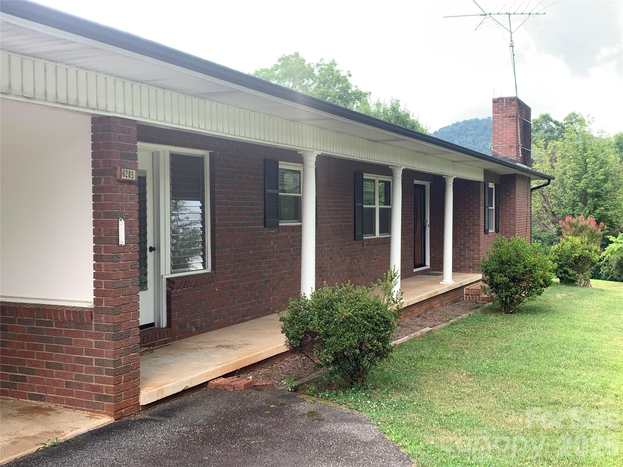 6285 Nc 16 Highway N — Taylorsville