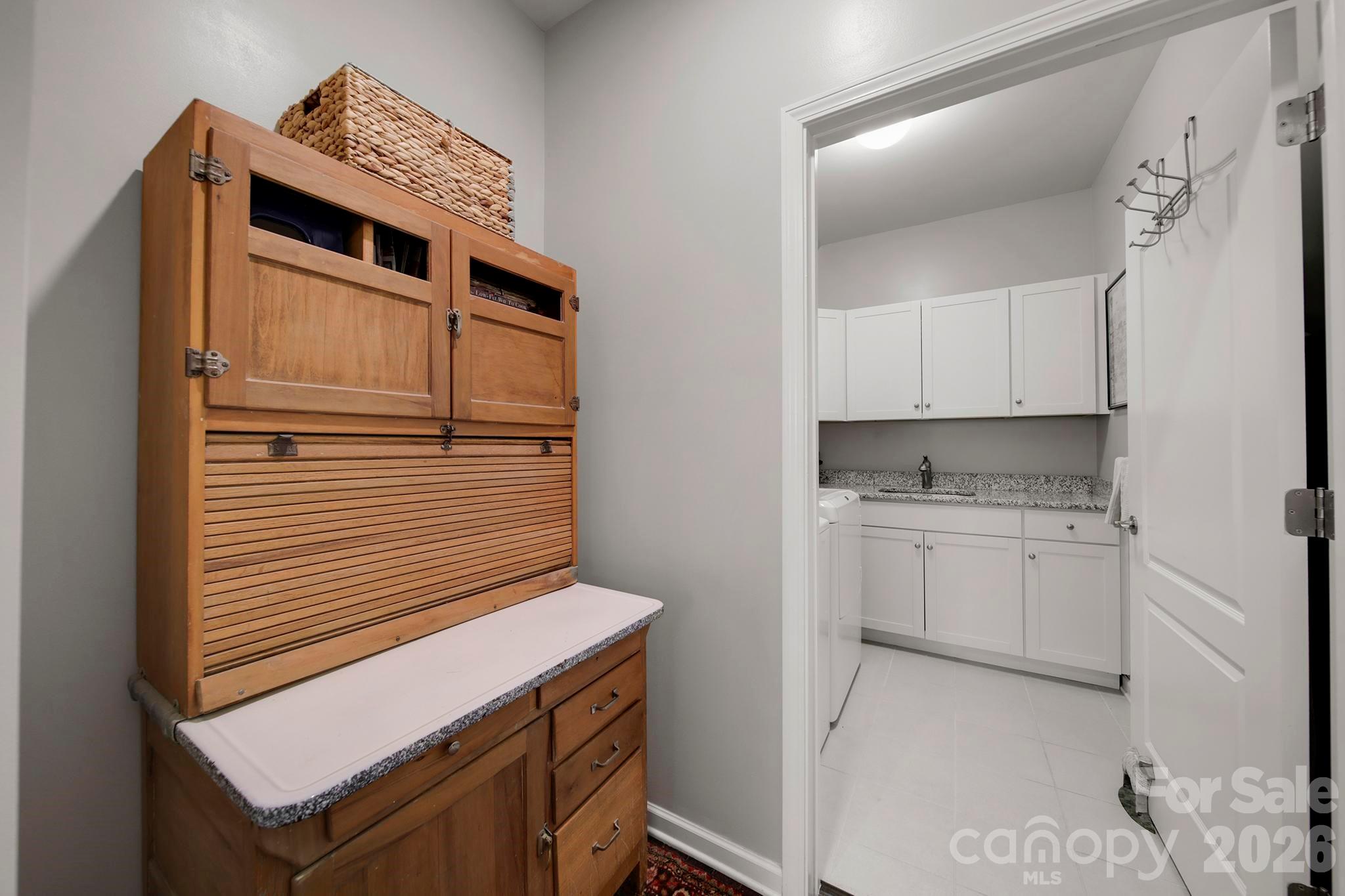 530 Livingston Drive — Lancaster