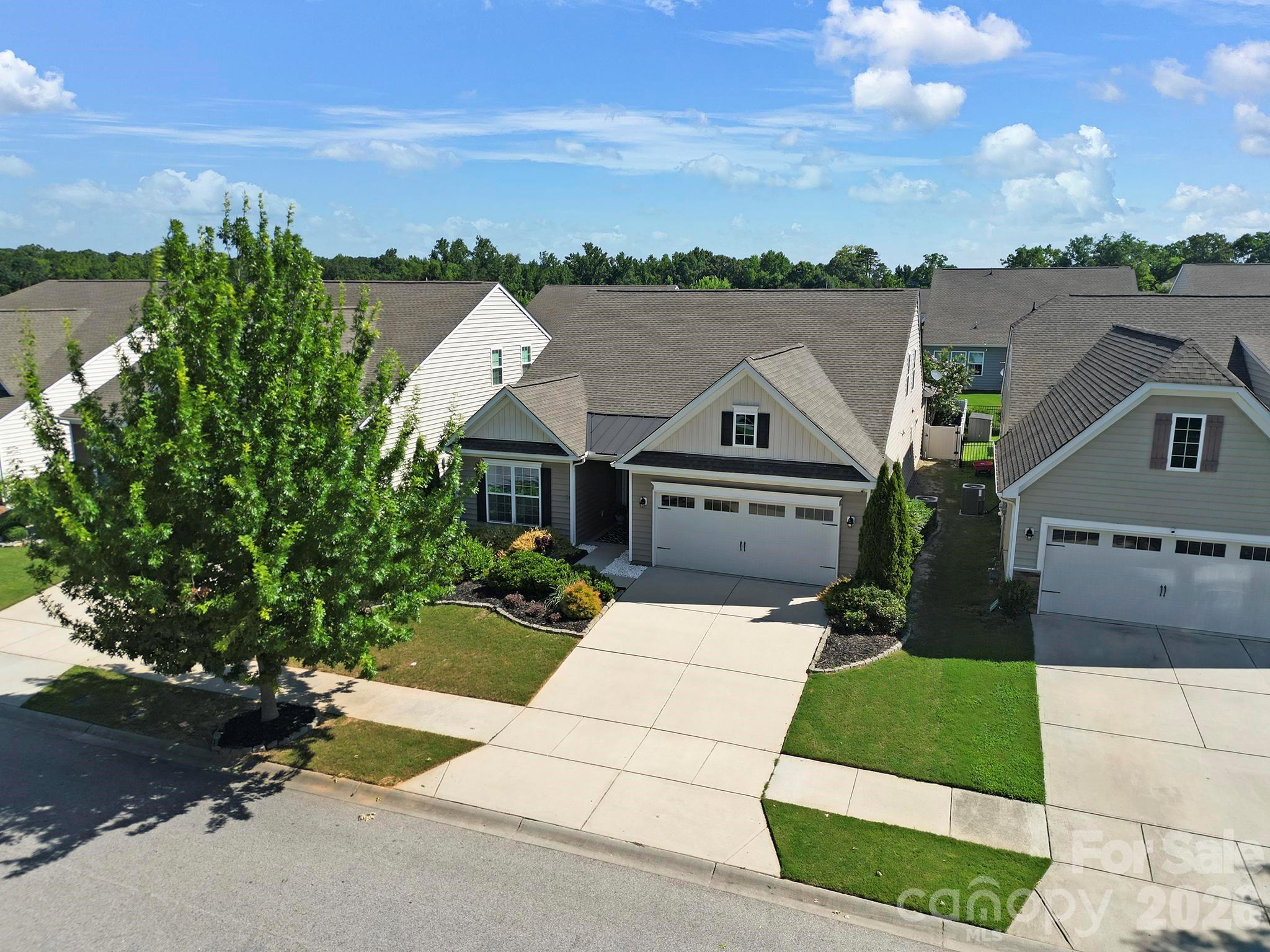 530 Livingston Drive — Lancaster