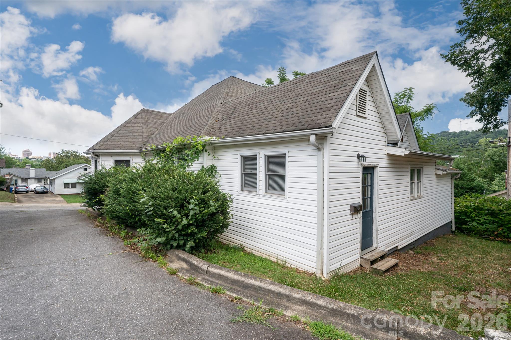 30 Bartlett Street — Asheville