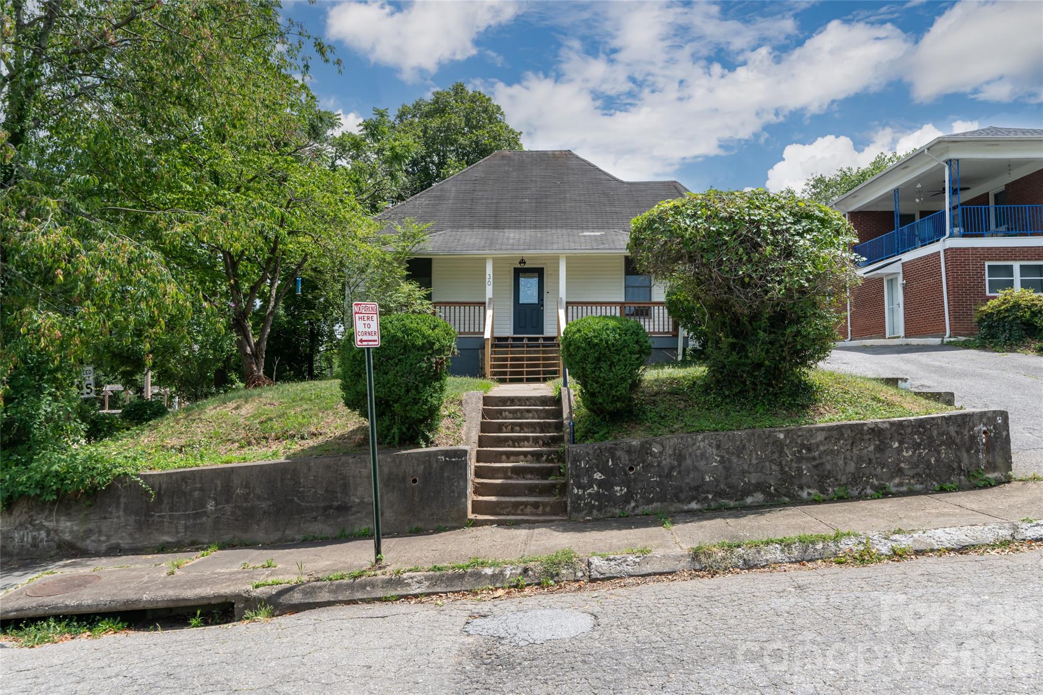 30 Bartlett Street — Asheville